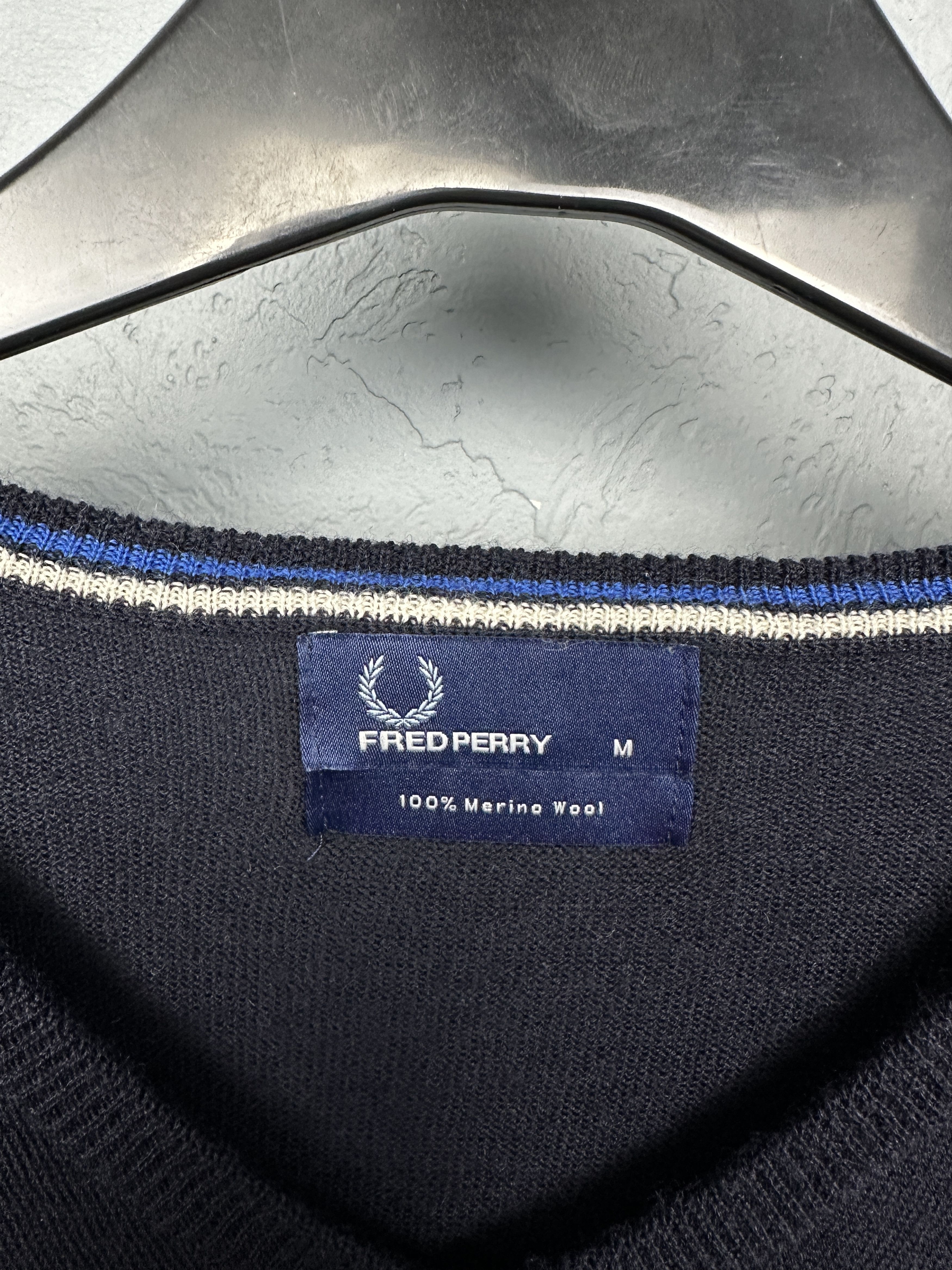 Fred Perry Fred Perry Vintage Mens Merino Wool V-Neck Sweater Size US M / EU 48-50 / 2 - 3 Thumbnail
