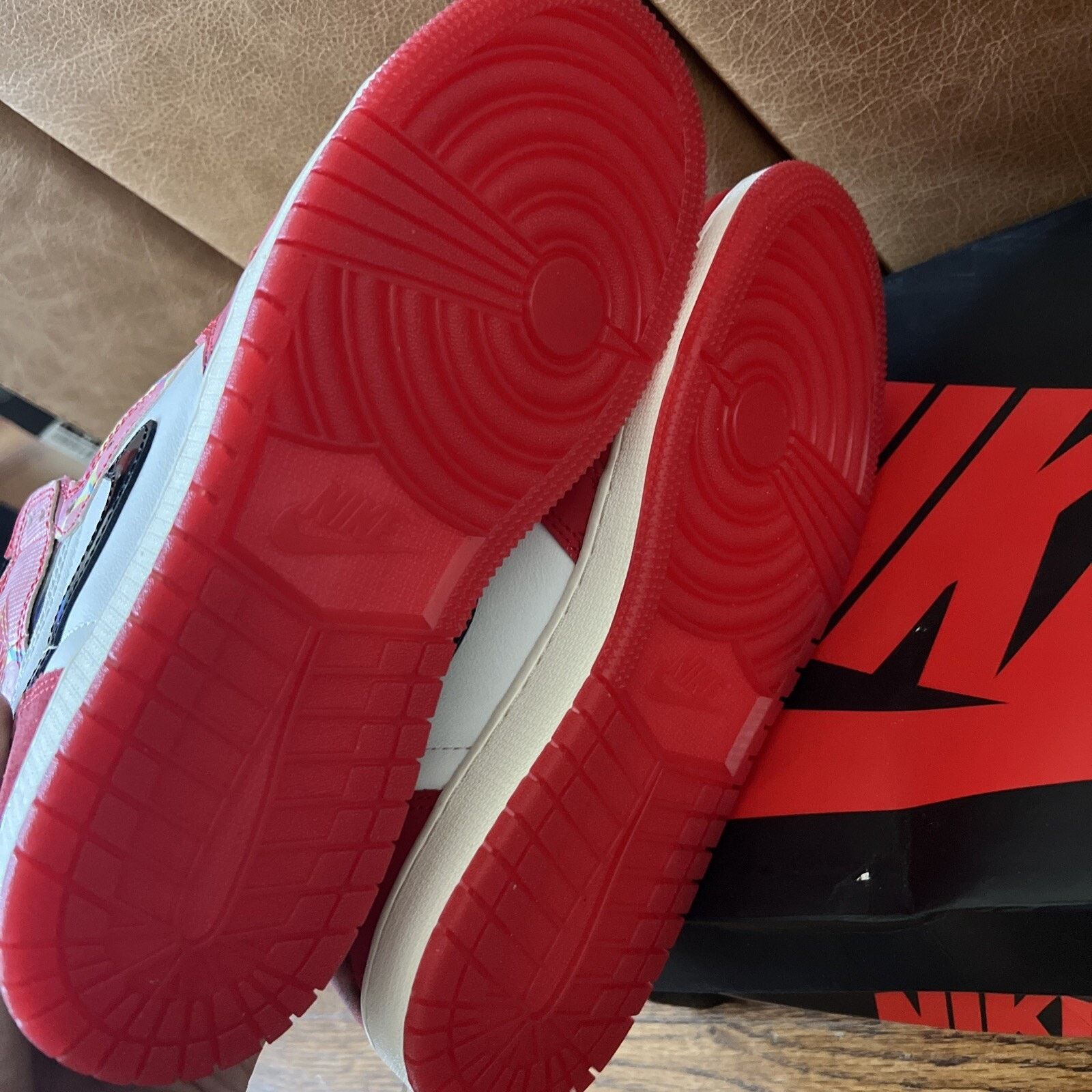 Nike Jordan 1 Retro High OG Size 6,5 GS Spider-Man Size US 6.5 / EU 39-40 - 10 Thumbnail