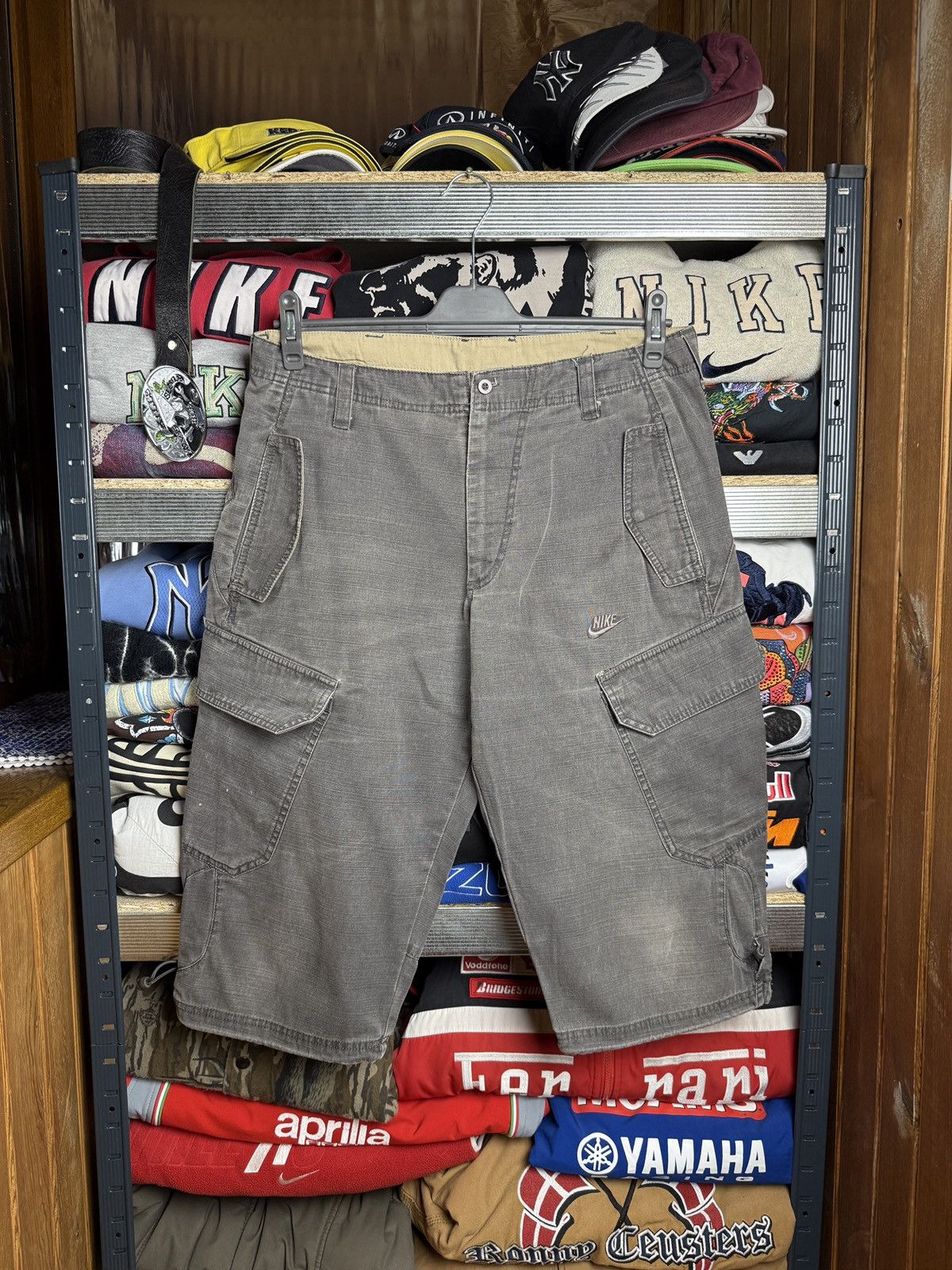 Nike Nike vintage cargo shorts Size US 34 / EU 50 - 1 Thumbnail