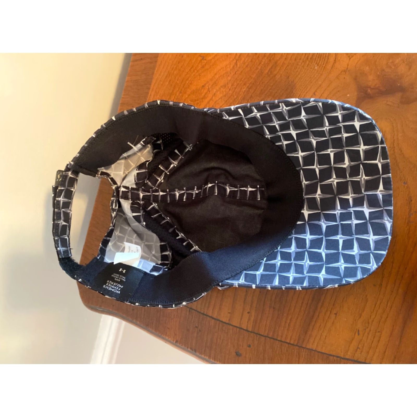 Under Armour Under Armour Gray Black Adjustable Stretch Running Cycling Hat Cap Ventilated Women Adjustable Black Hat Cap Size ONE SIZE - 4 Thumbnail