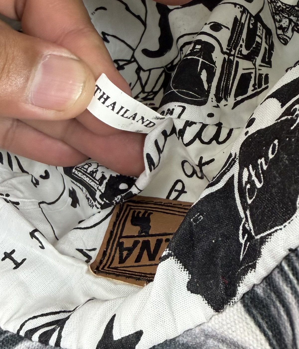 Japanese Brand araina full print bucket hat tc53 Size ONE SIZE - 7 Thumbnail