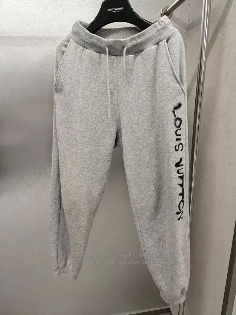 Louis Vuitton LV Gray Logo Print Sweatpants XS. Size US 26 / EU 42 - 1 Thumbnail