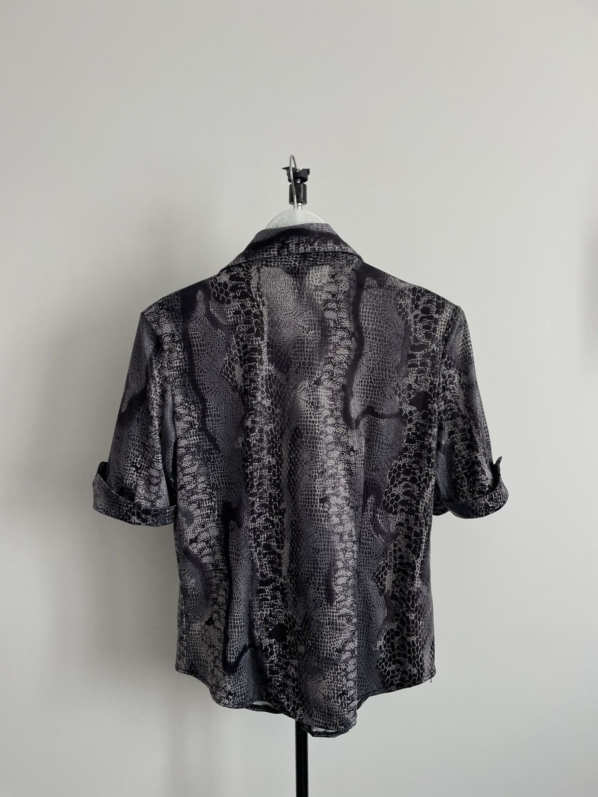Versace Jeans Couture Vintage Versace Jeans Couture 90’s Snake Skin T-Shirt Blouse Size US M / EU 48-50 / 2 - 2 Thumbnail