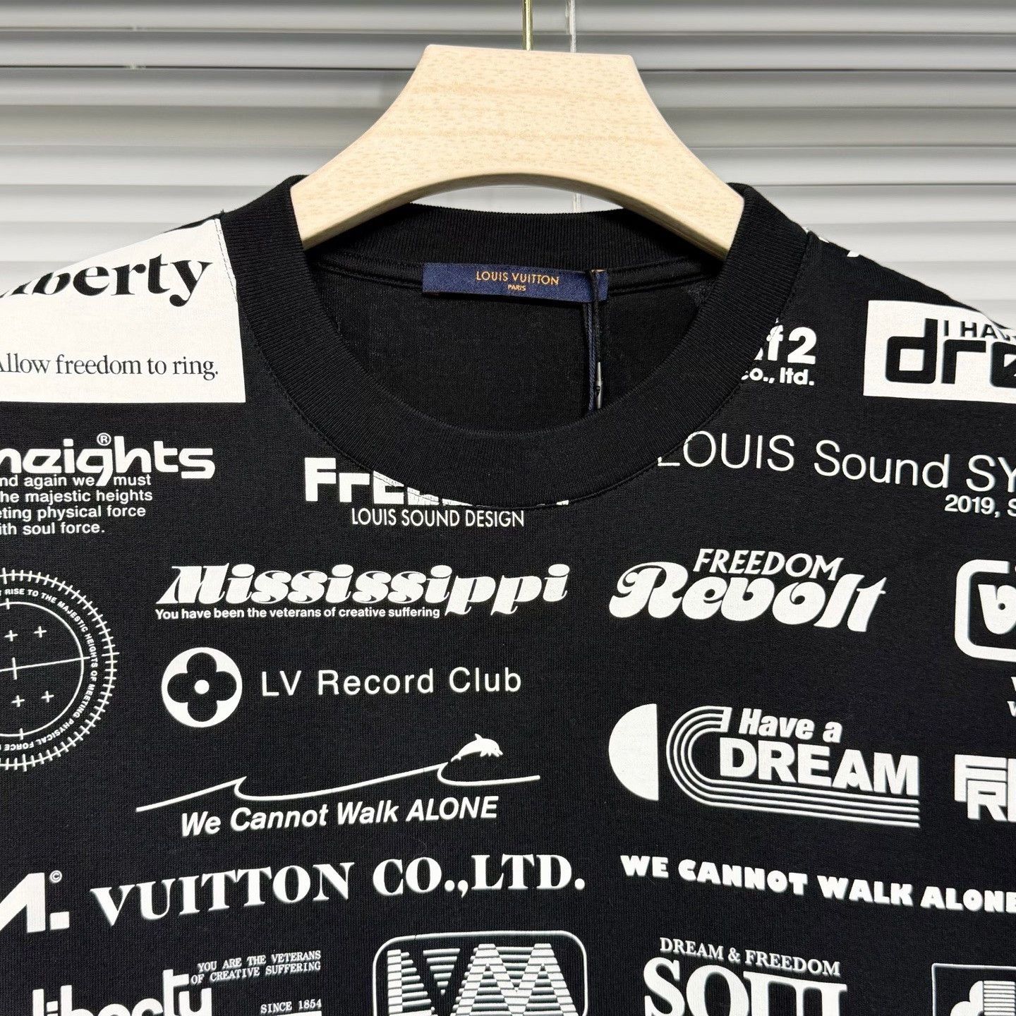 Louis Vuitton Louis Vuitton Short Sleeve T-shirt Size US L / EU 52-54 / 3 - 3 Thumbnail