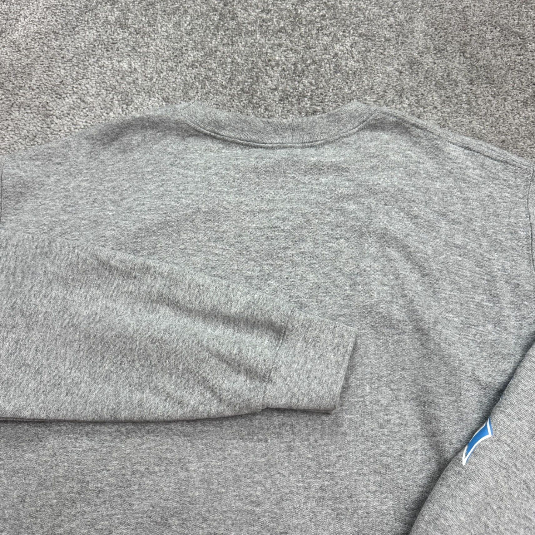 Disney Disney Mickey Mouse Castle Sweatshirt Womens XS Gray Graphic Size XS / US 0-2 / IT 36-38 - 4 Thumbnail