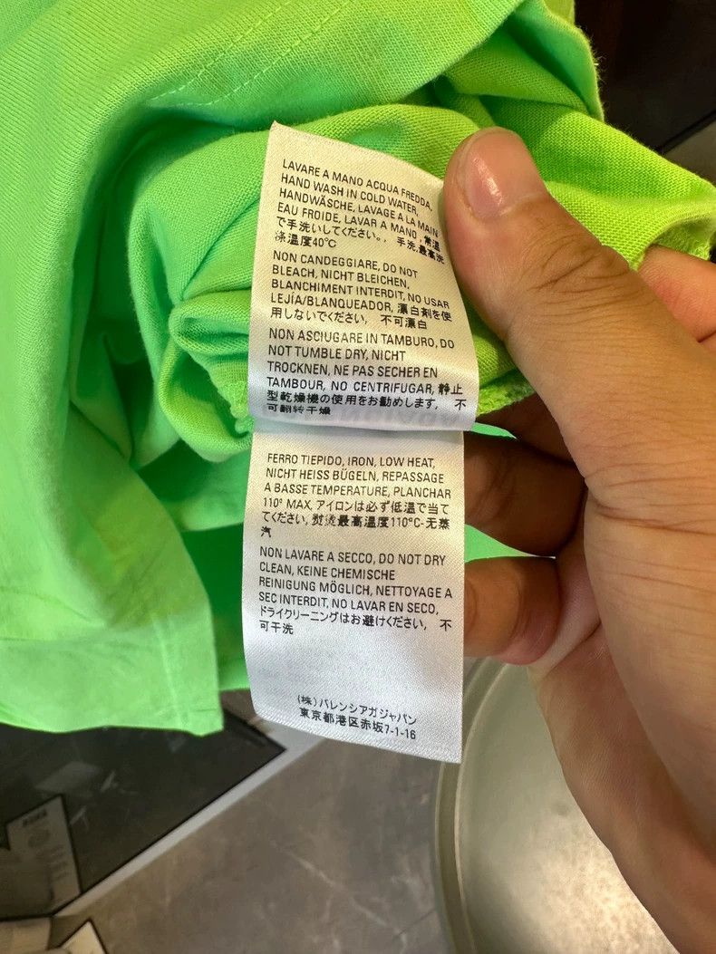 Balenciaga Balenciaga Green print Logo short-sleeve/XS size Size US XS / EU 42 / 0 - 5 Thumbnail