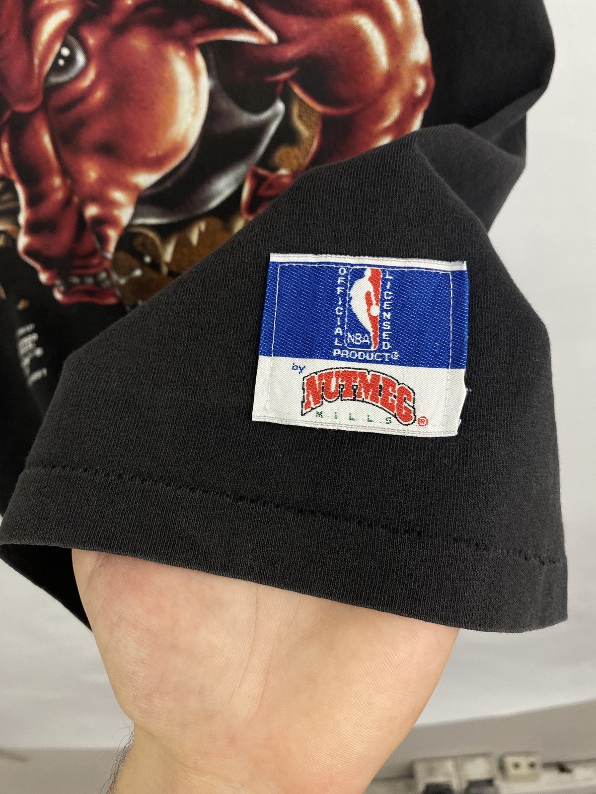 NBA × Nutmeg × Vintage 🇺🇸 Vintage 1994 Chicago Bulls Nutmeg rare retro t-shirt Size US L / EU 52-54 / 3 - 6 Thumbnail