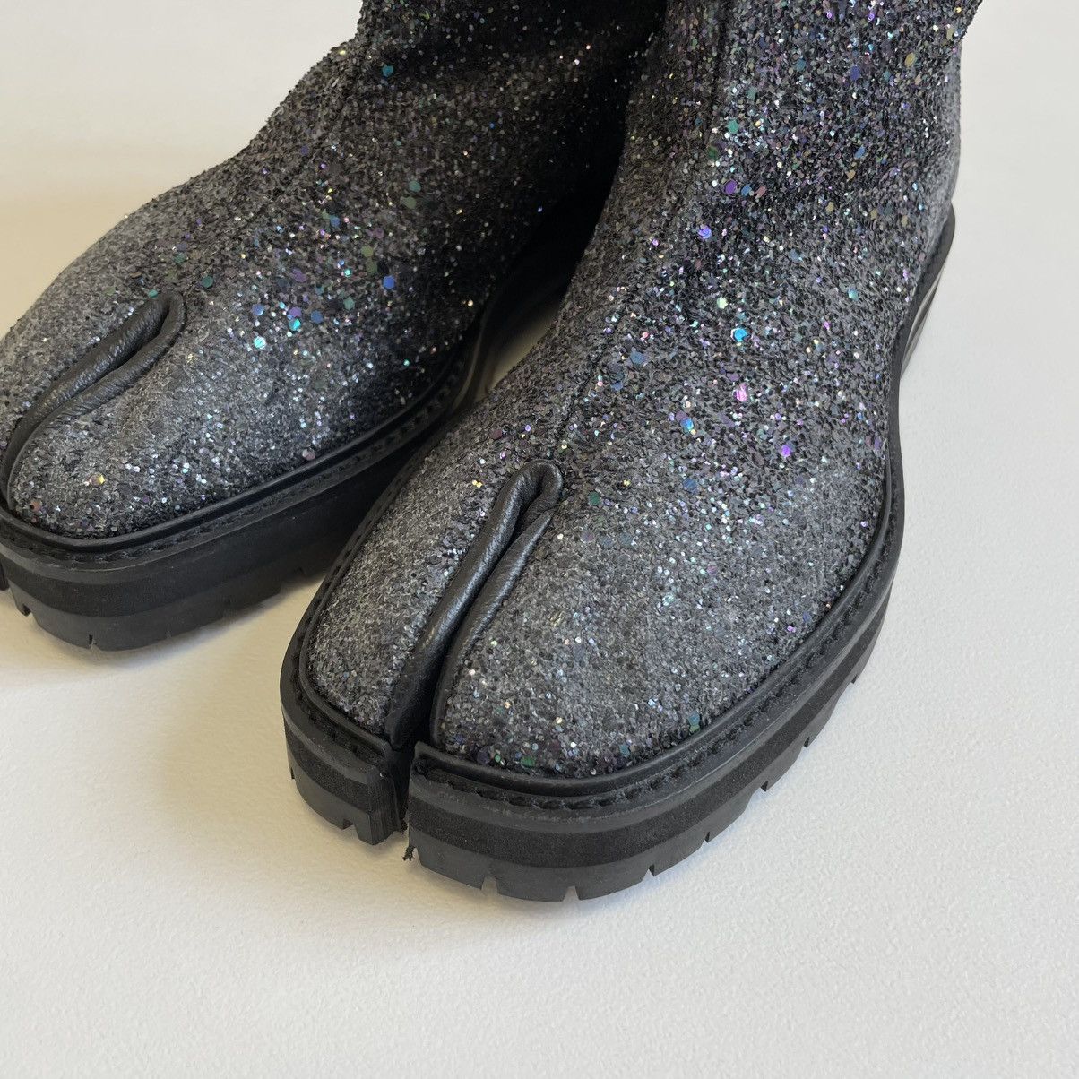 Maison Margiela A/W 19 Glitter Hunter Tabi Boots Size US 7 / IT 37 - 15 Thumbnail