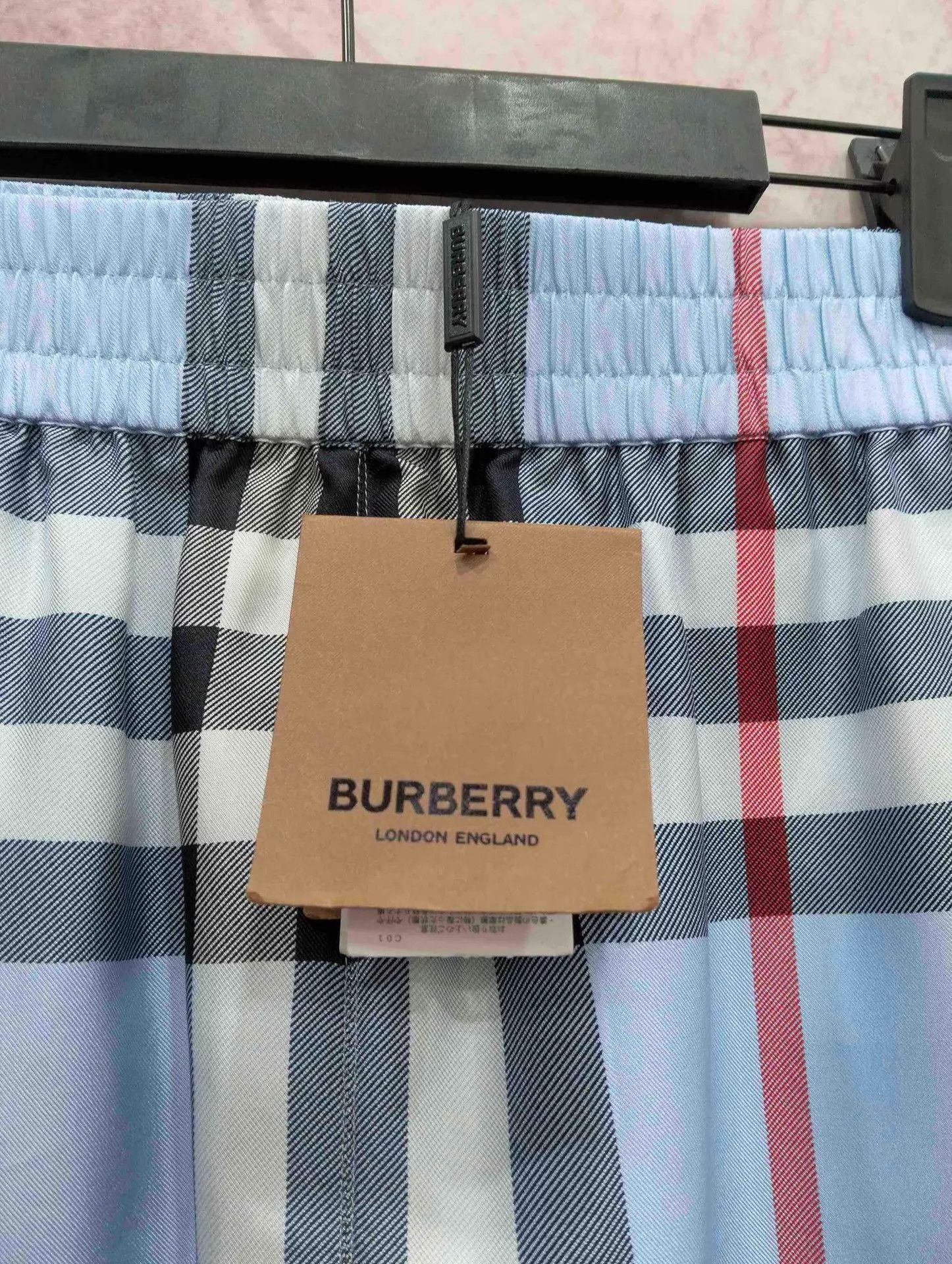 Burberry Burberry Women's Check Short UK4 99 New Size 26" / US 2 / IT 38 - 6 Thumbnail