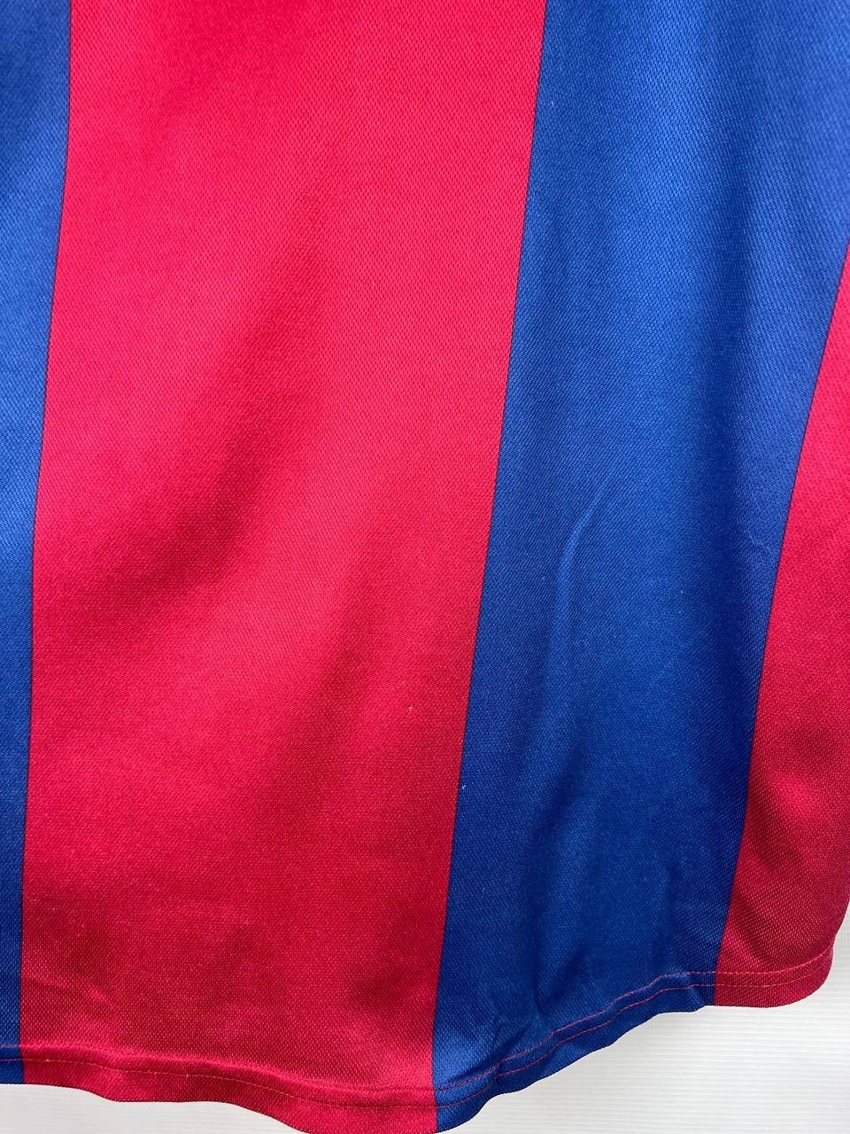 Nike Barcelona 1998/99 Nike jersey vintage t-shirts size L Size US L / EU 52-54 / 3 - 15 Thumbnail