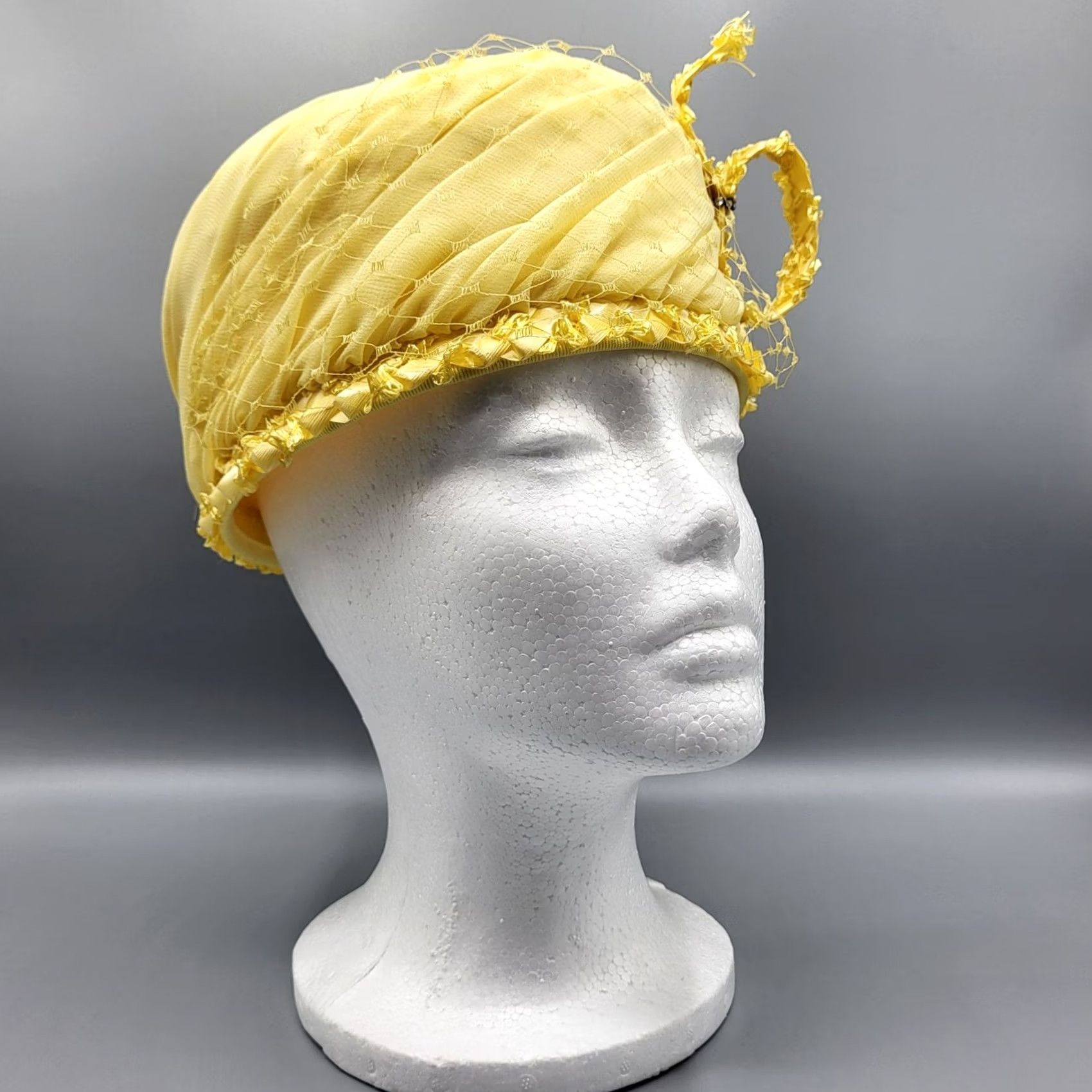 Linda Farrow VINTAGE Linda Farrell Yellow Pillbox Hat Womens 1950s Hat Yellow Women Public United States 1950s Size ONE SIZE - 7 Thumbnail