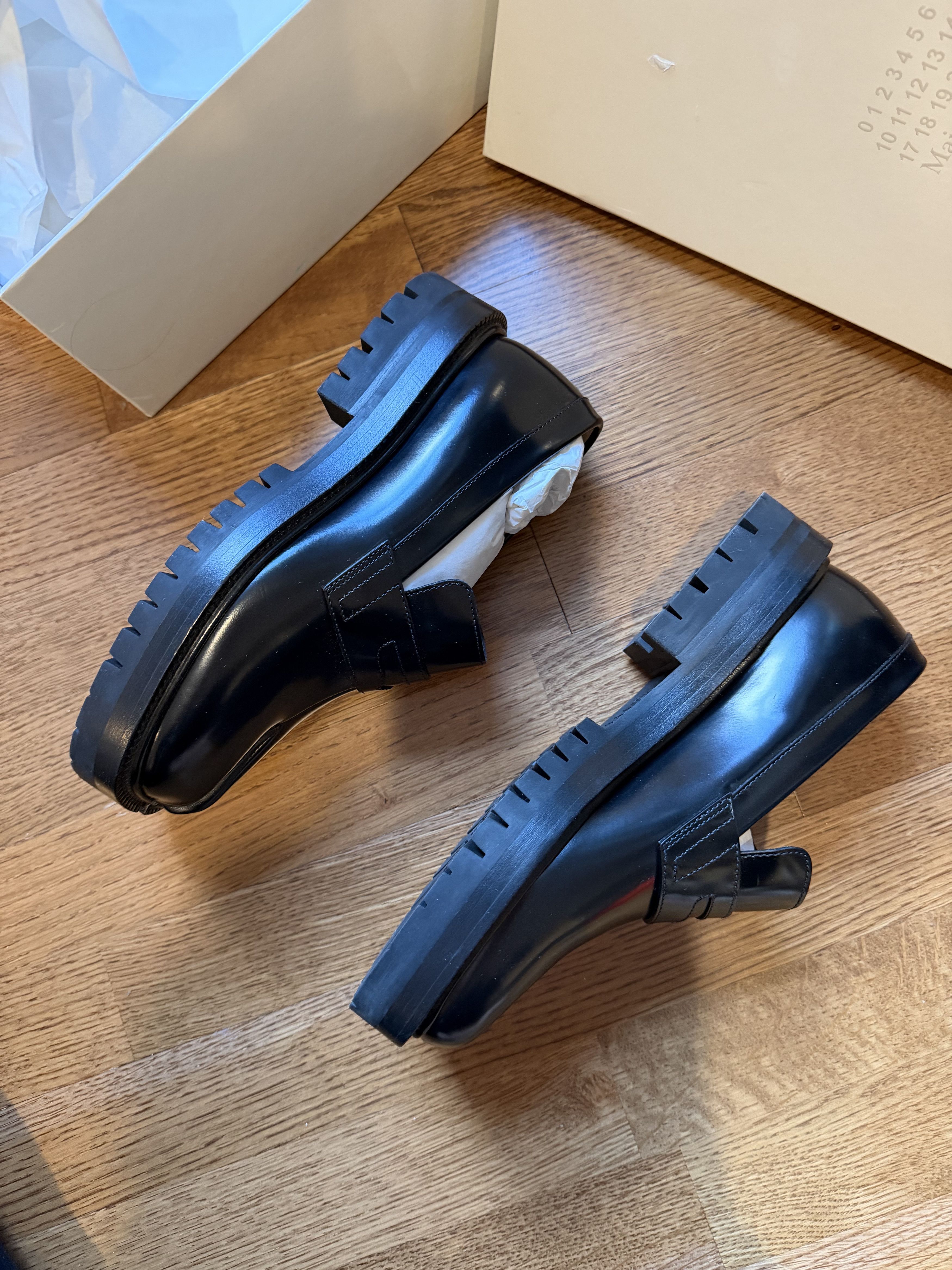 Maison Margiela Women's Black Tabi Loafers Size US 7 / IT 37 - 4 Thumbnail