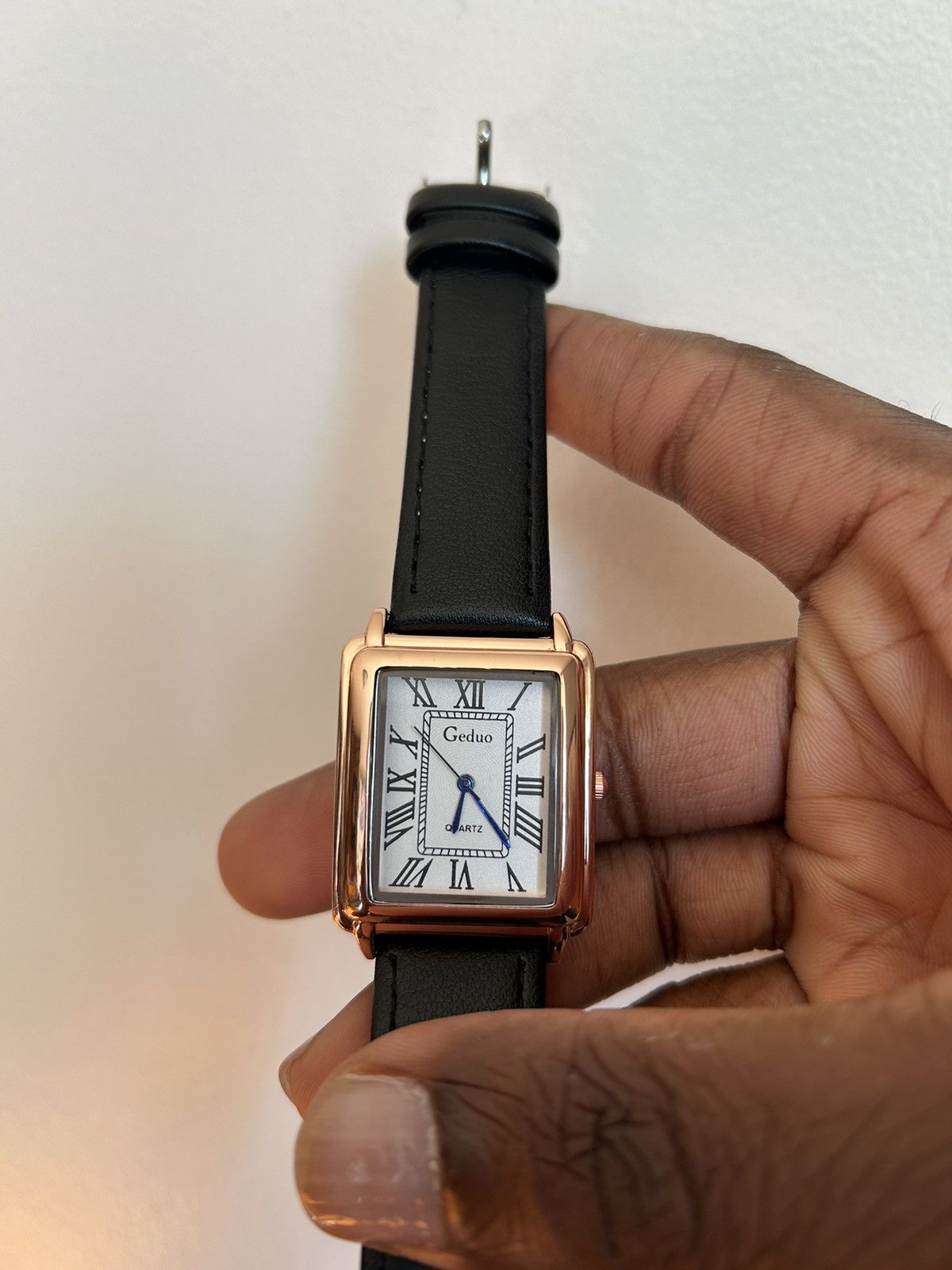 Vintage Vintage 90s vintage retro luxury style quartz leather watch Size ONE SIZE - 2 Thumbnail