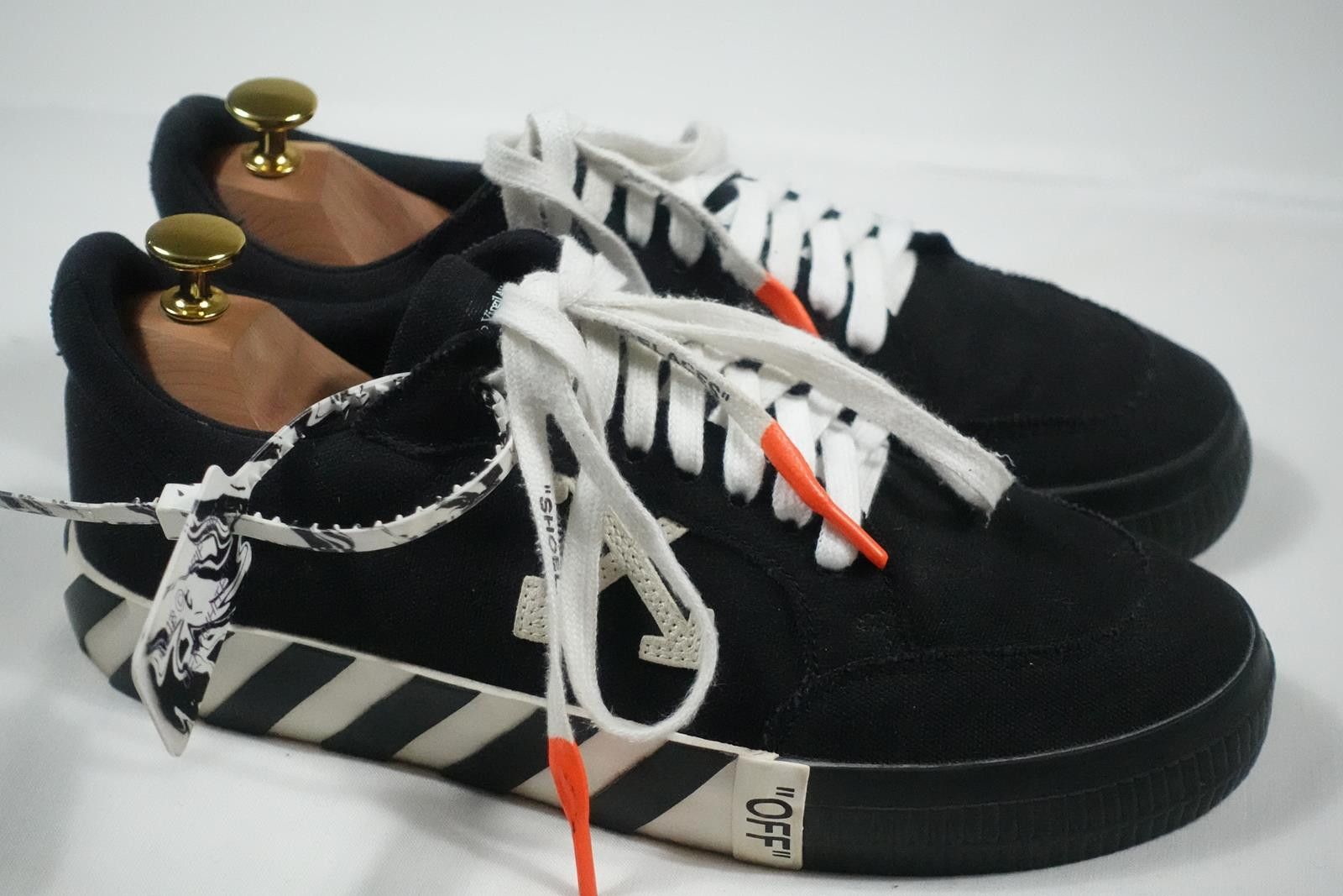 Off-White Off-White Sneakers Vulcanized Black White Canvas 41 EU 8 US Size US 8 / EU 41 - 1 Thumbnail
