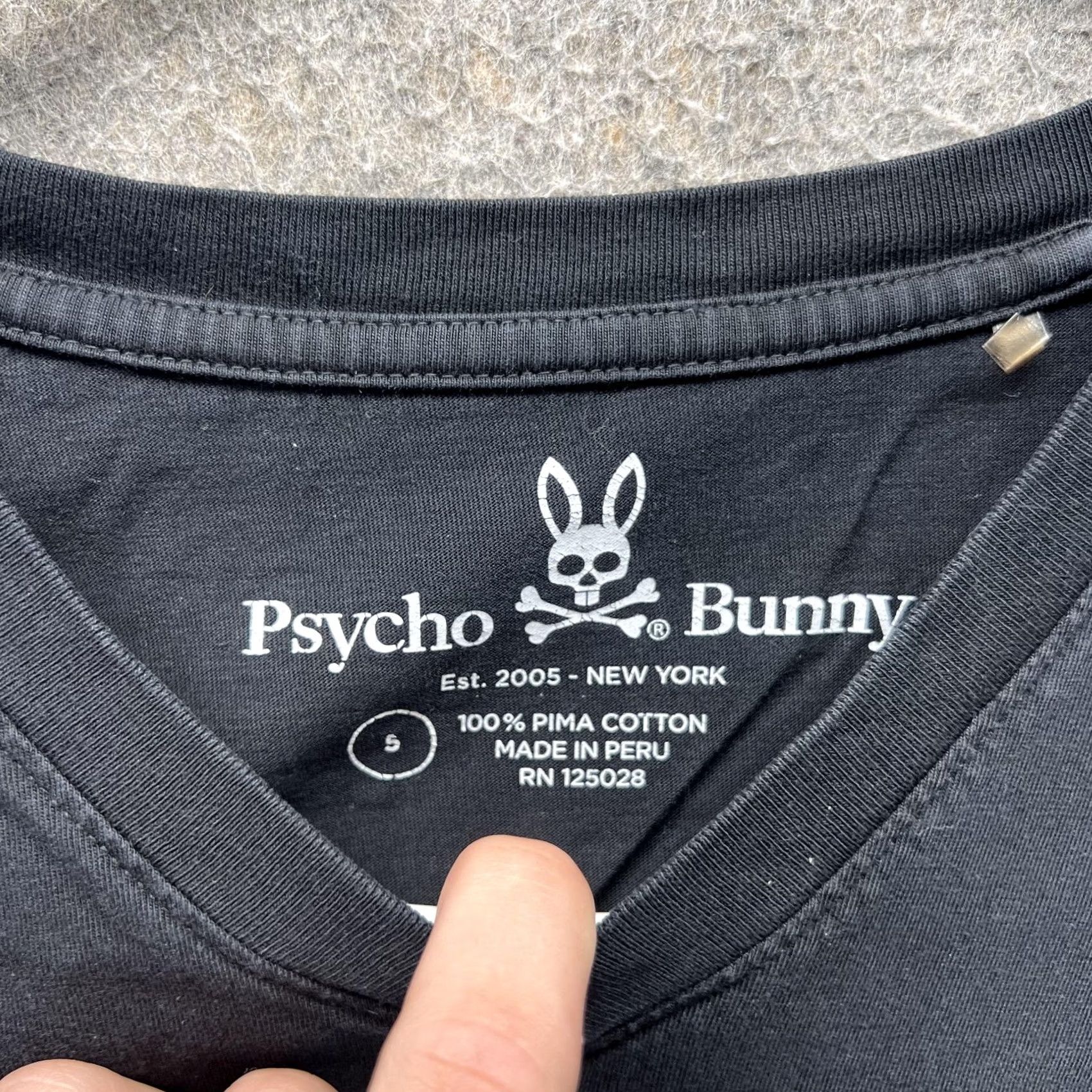 Psycho Bunny Psycho Bunny Shirt Mens M Black V-Neck Pima Cotton Skull Logo Tee Casual 5 Mens Regular Short Sleeve Shirt Womens? Size US M / EU 48-50 / 2 - 5 Thumbnail
