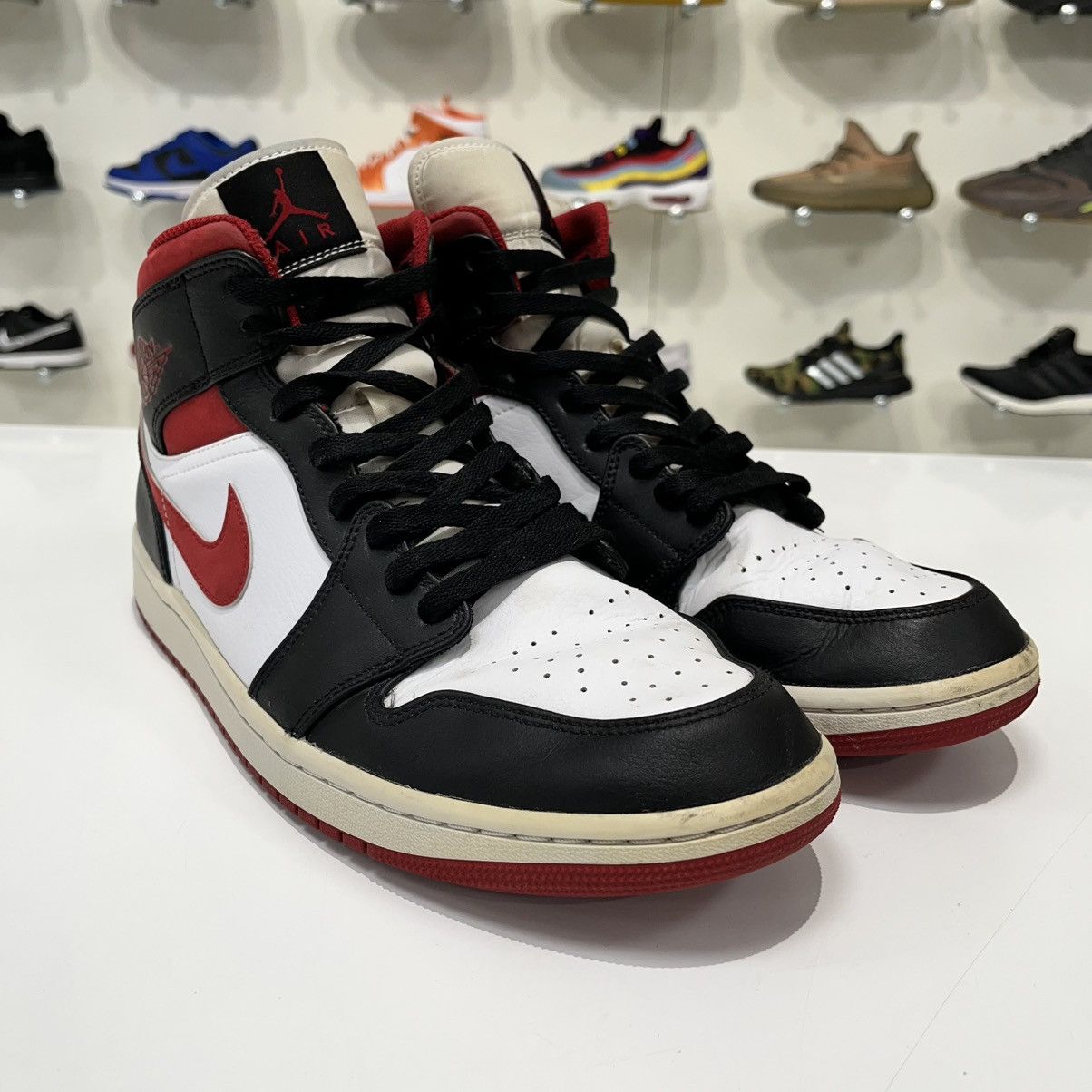 Nike Air Jordan 1 Mid Gym Red Black White Size US 11 / EU 44 - 8 Thumbnail
