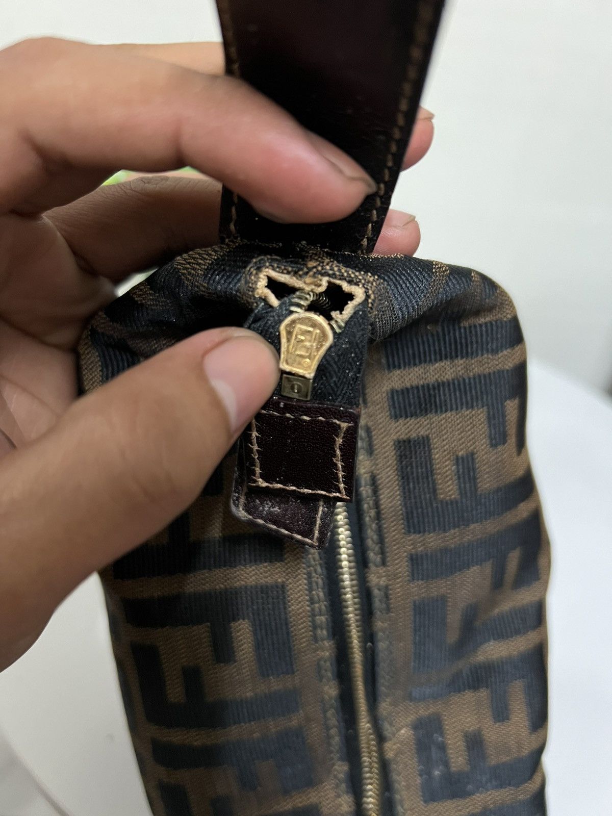 Fendi Authentic Fendi Vanity Size ONE SIZE - 10 Thumbnail