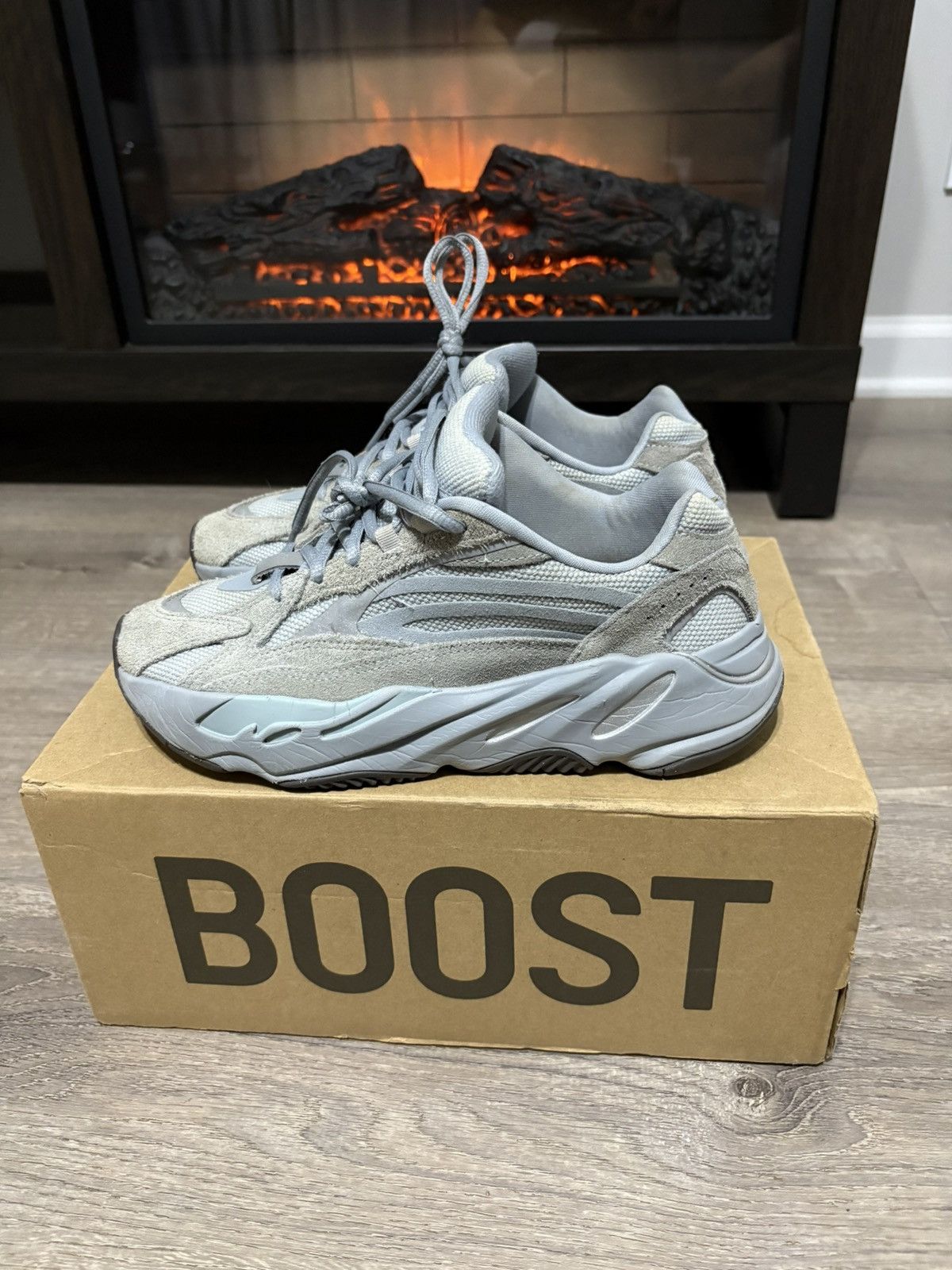 Adidas Yeezy 700 V2 Hospital Blue Size US 6 / EU 39 - 1 Thumbnail