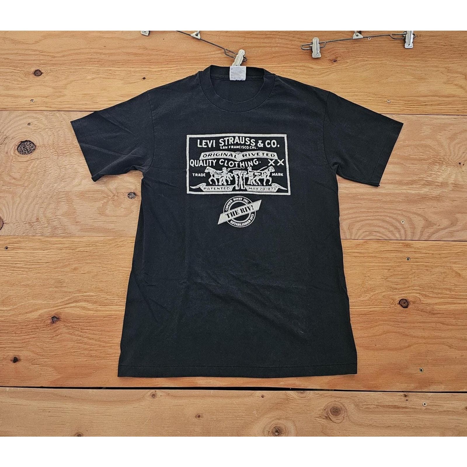 Hanes Levi's The Rivots T-shirt Black White Sz M 1990s Size US M / EU 48-50 / 2 - 1 Thumbnail