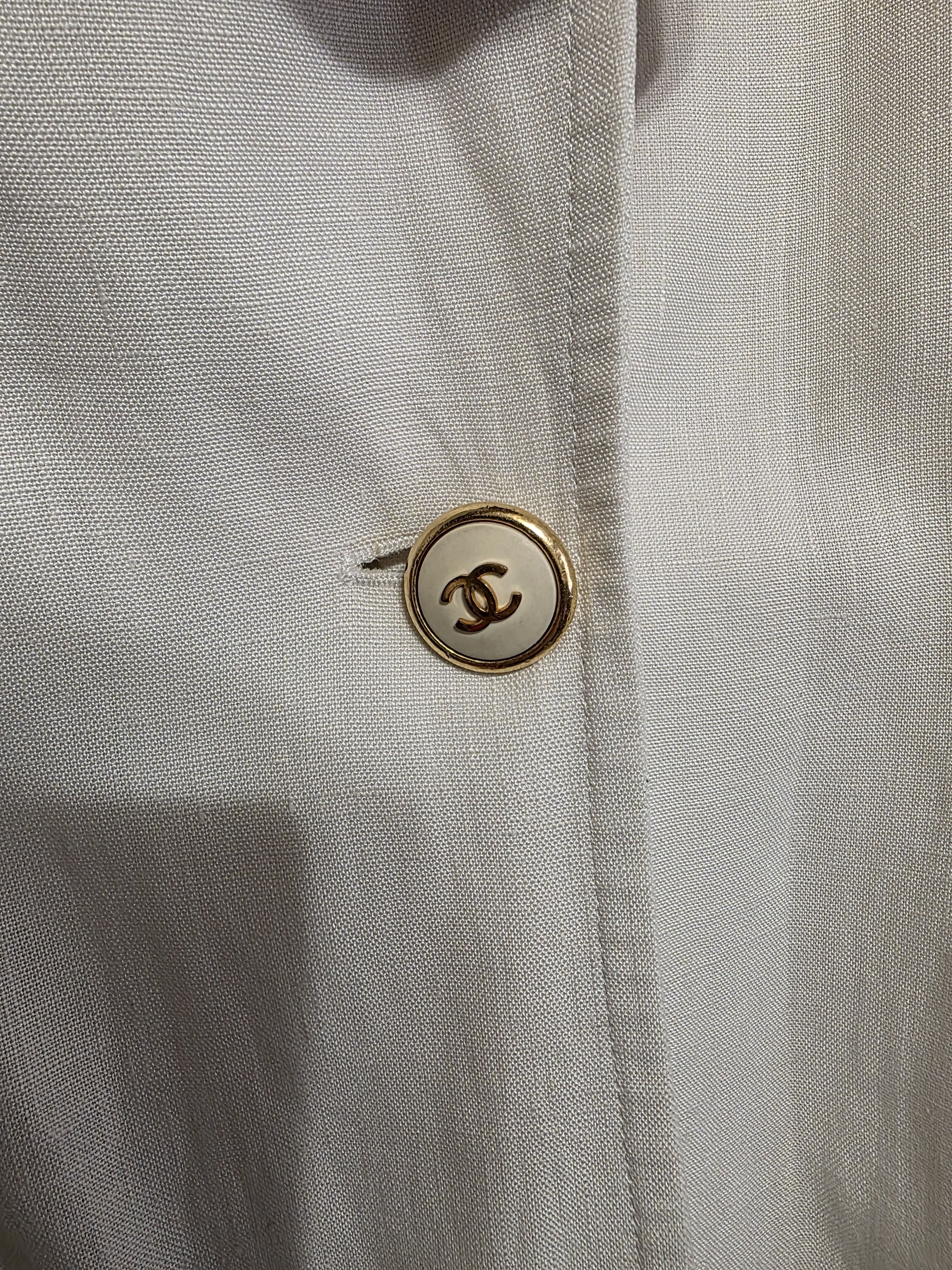 Chanel Vintage90s Chanel Boutique Linen Blazer with Gold CC Buttons Size L / US 10 / IT 46 - 2 Thumbnail