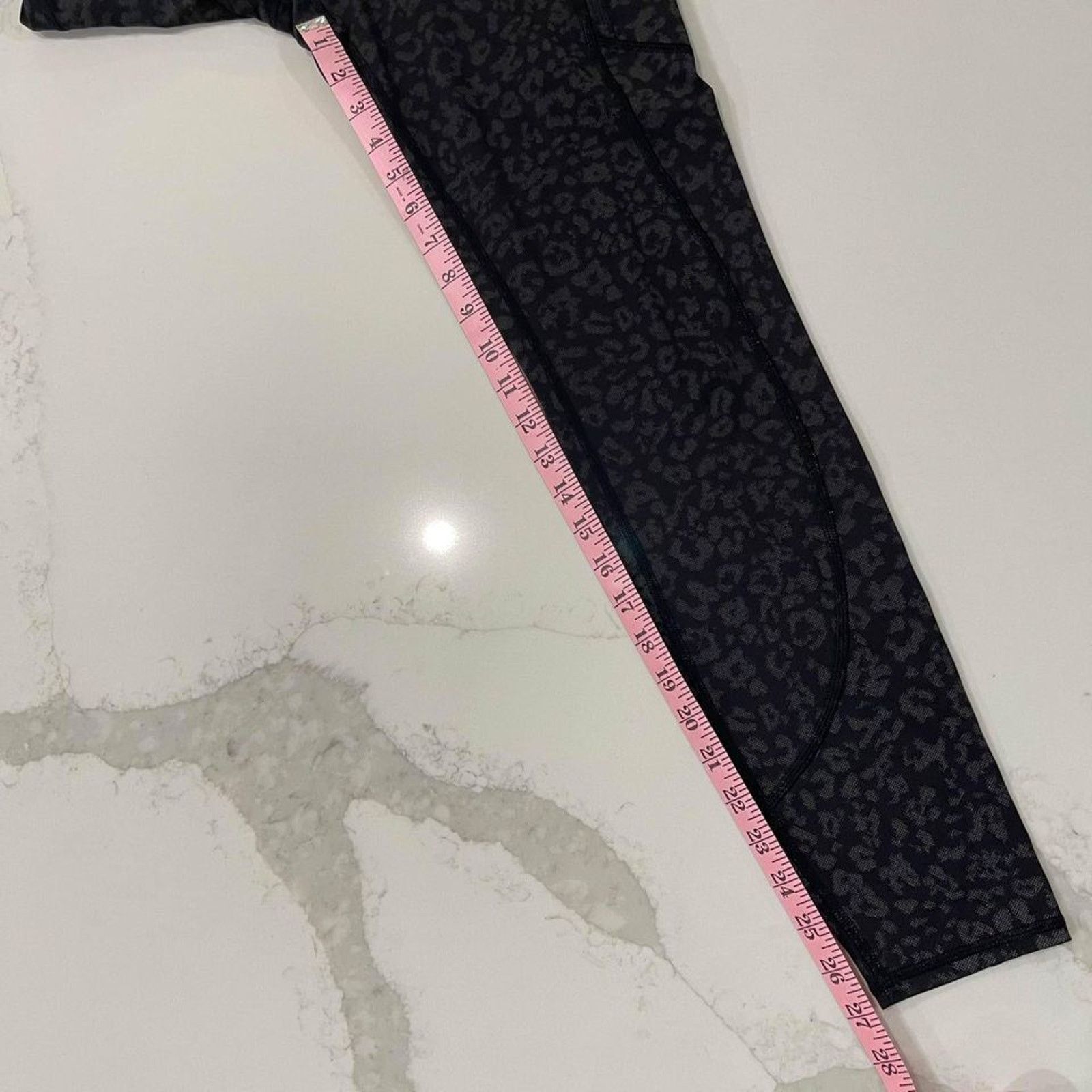 Athleta Athleta Rainier Reflective Leopard Tight Legging Women Small Size 27" / US 4 / IT 40 - 7 Thumbnail
