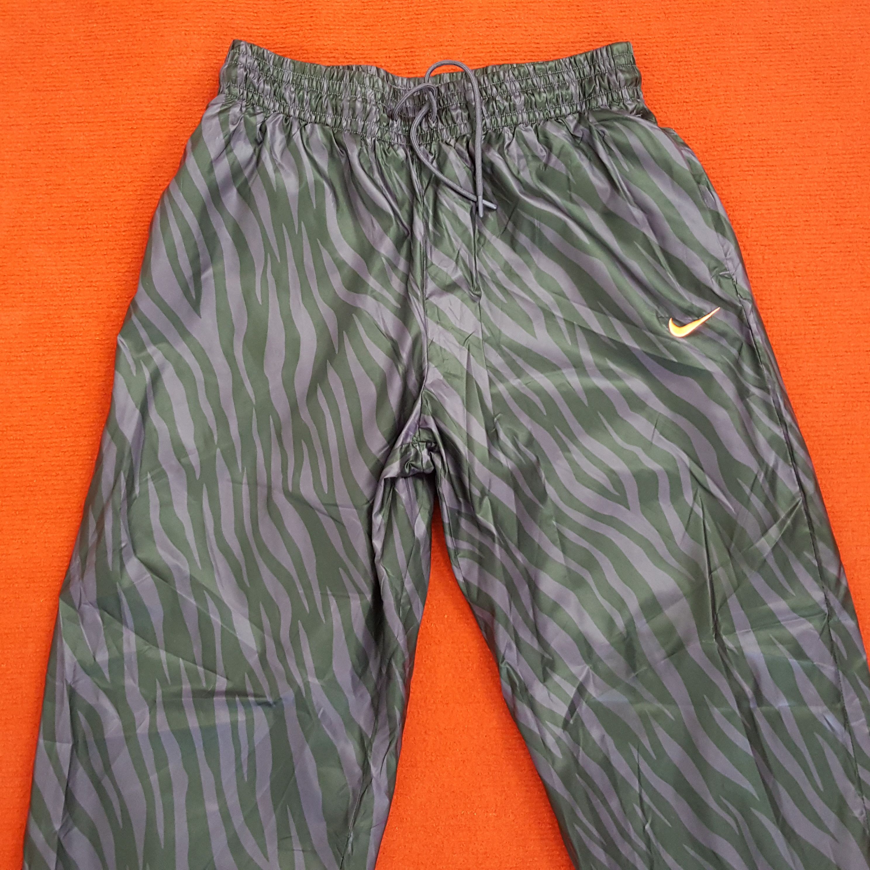 Nike × Vintage Nike Small Logo Design Sportswear Pants Size US 28 / EU 44 - 5 Thumbnail