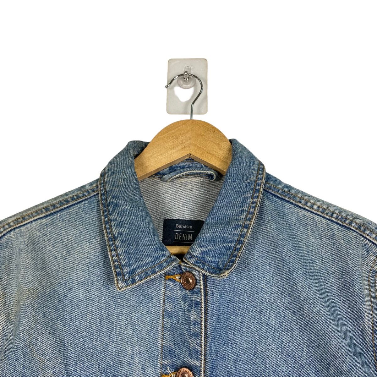 Bershka BESHKA DENIM BUTTON DENIM JACKET Size US M / EU 48-50 / 2 - 4 Thumbnail