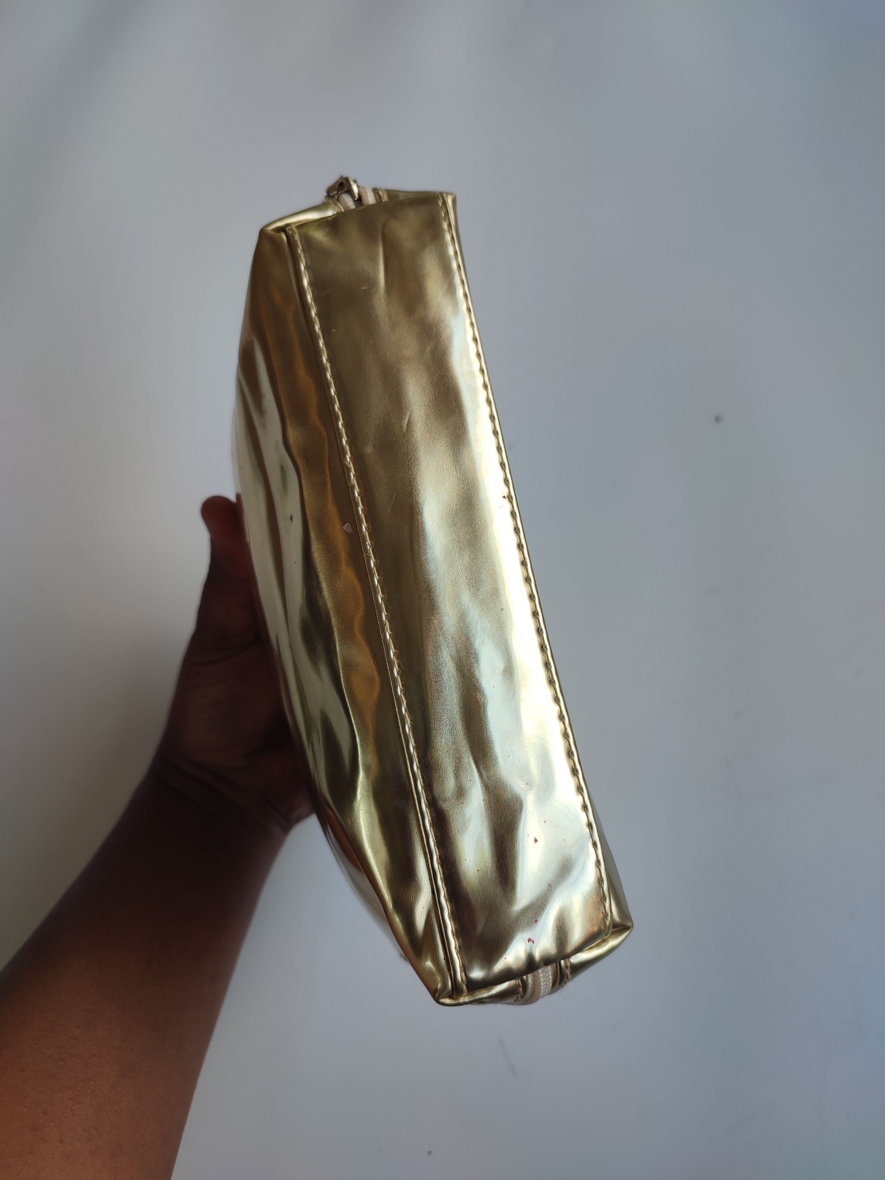 Givenchy Authentic Givenchy gold cosmetic pouch Size ONE SIZE - 4 Thumbnail