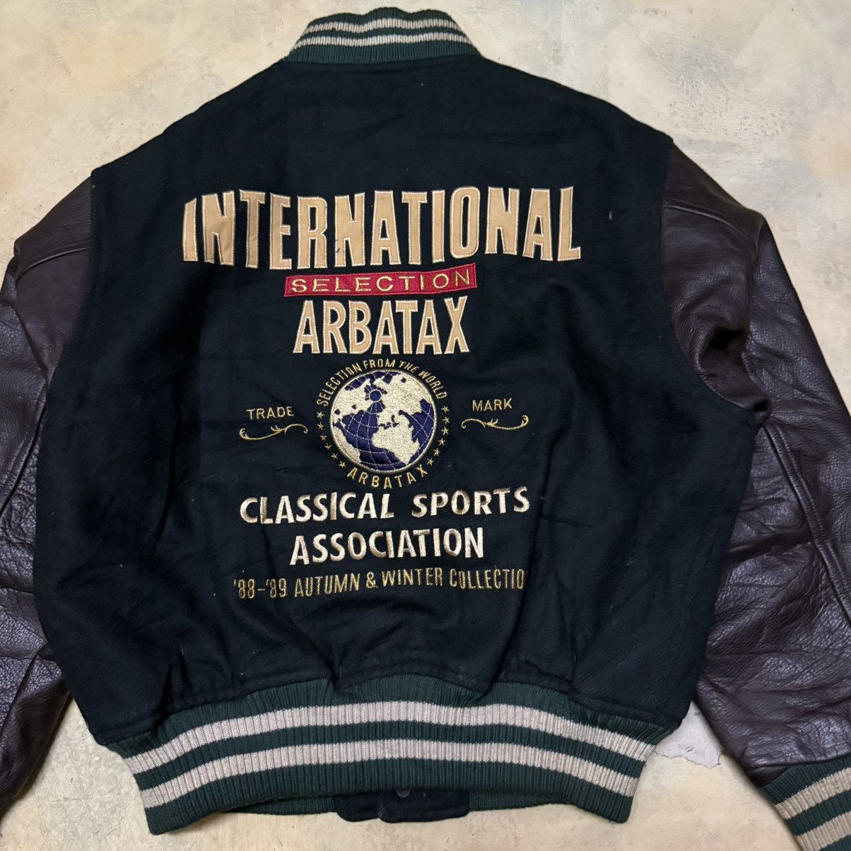 Other Vintage International Selection Arbatax Big Logo Varsity Size US L / EU 52-54 / 3 - 14 Thumbnail