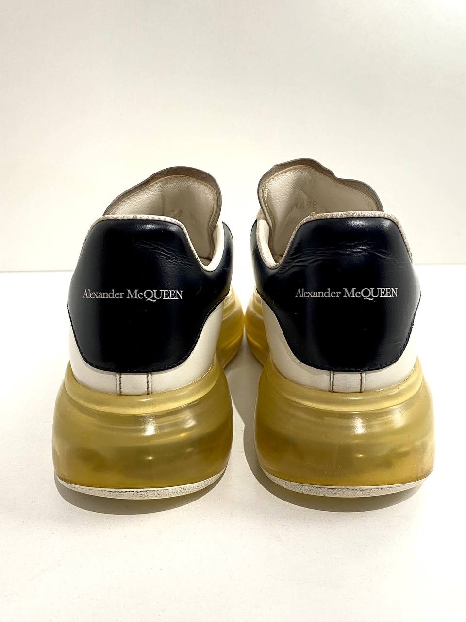 Alexander McQueen Alexander McQueen White Logo Oversize Shoes Sneakers Size US 6 / IT 36 - 6 Thumbnail