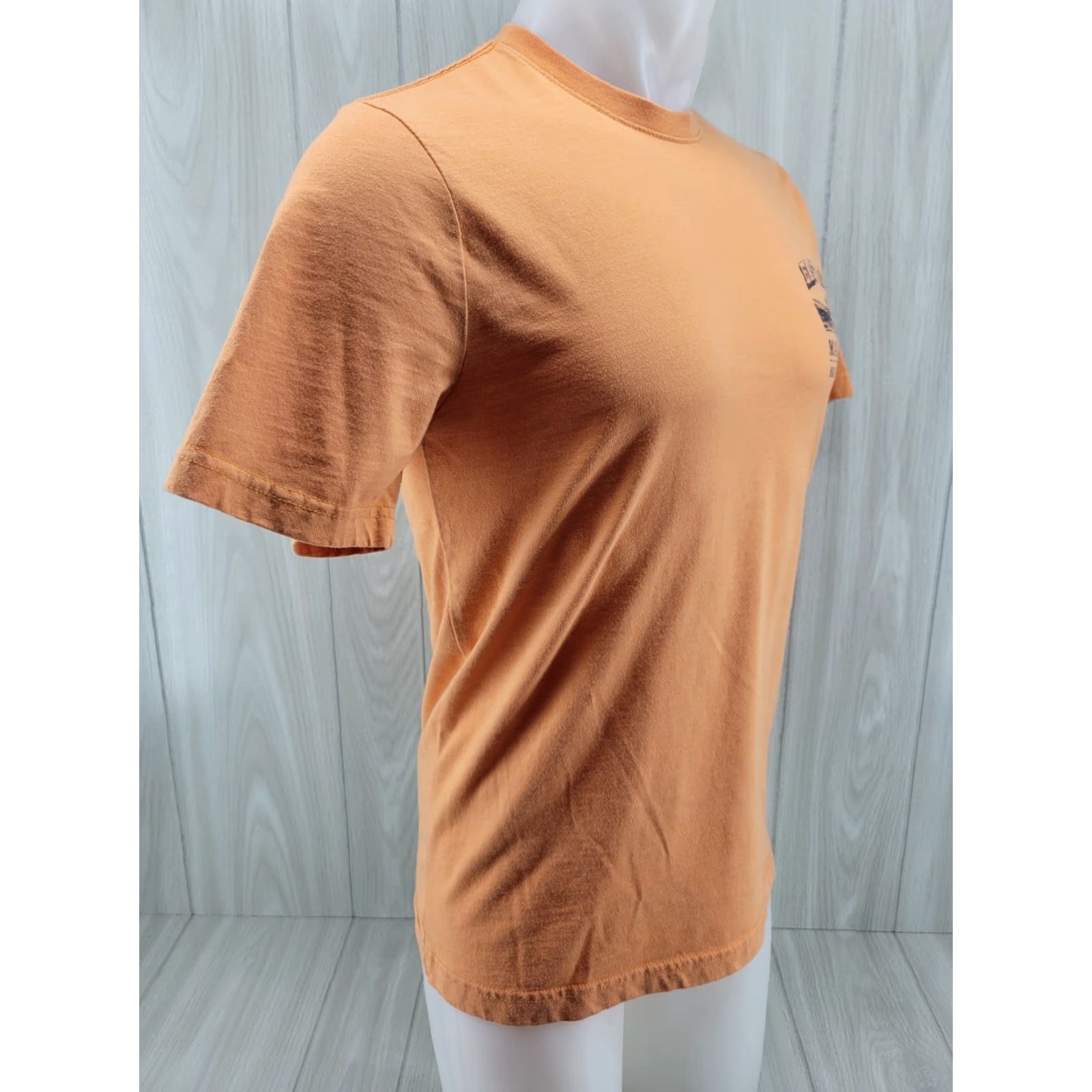 Izod IZOD Saltwater Shirt Mens S Orange Short Sleeve Marlin East Cove Marina Shirt Men Short Sleeve Crew Neck Logo 90s Beach Fish Catch The Wave Size US S / EU 44-46 / 1 - 4 Thumbnail