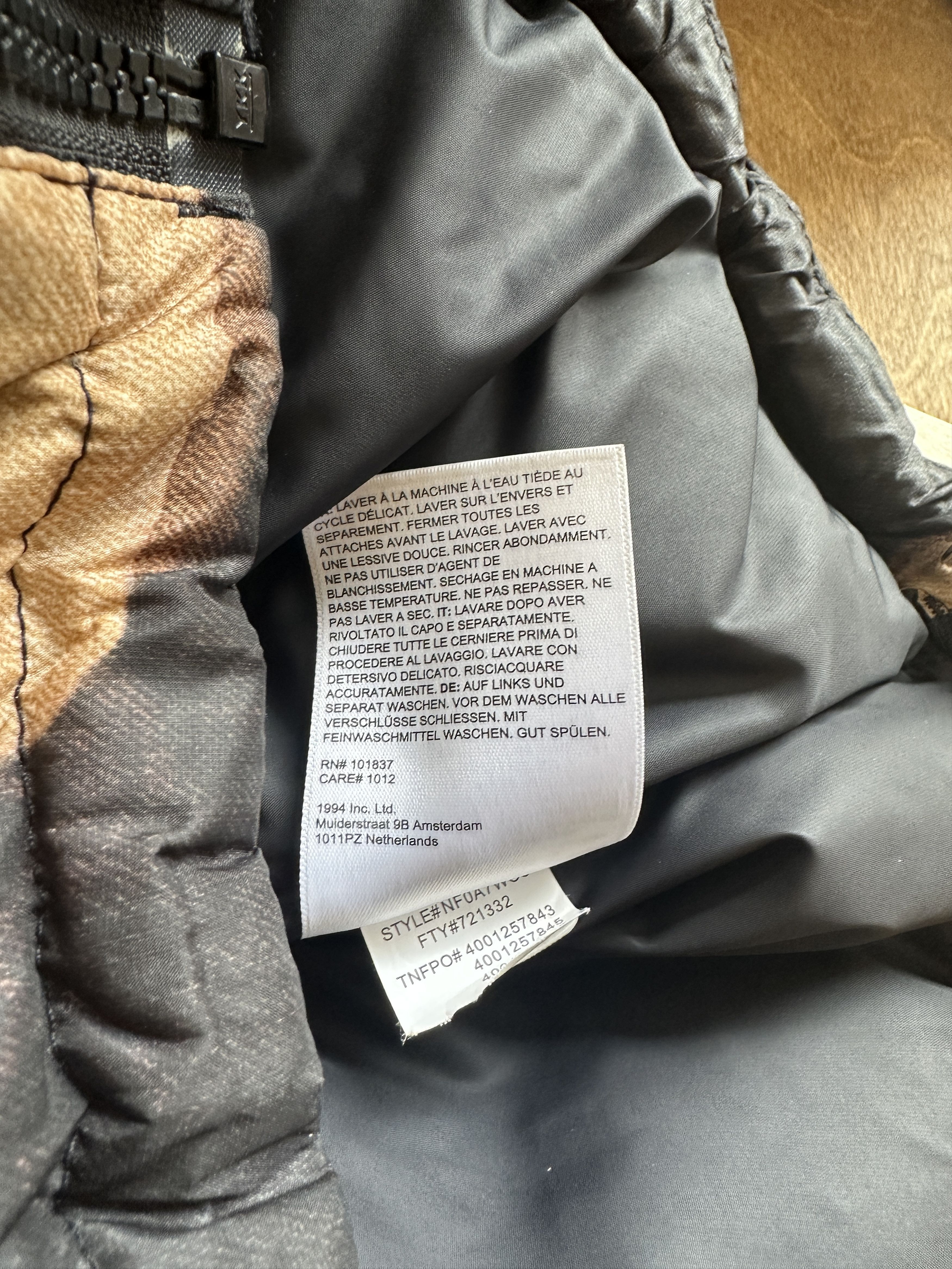 Supreme × The North Face Supreme x North Face Bleached Denim Puffer Jacket Size US XL / EU 56 / 4 - 8 Thumbnail