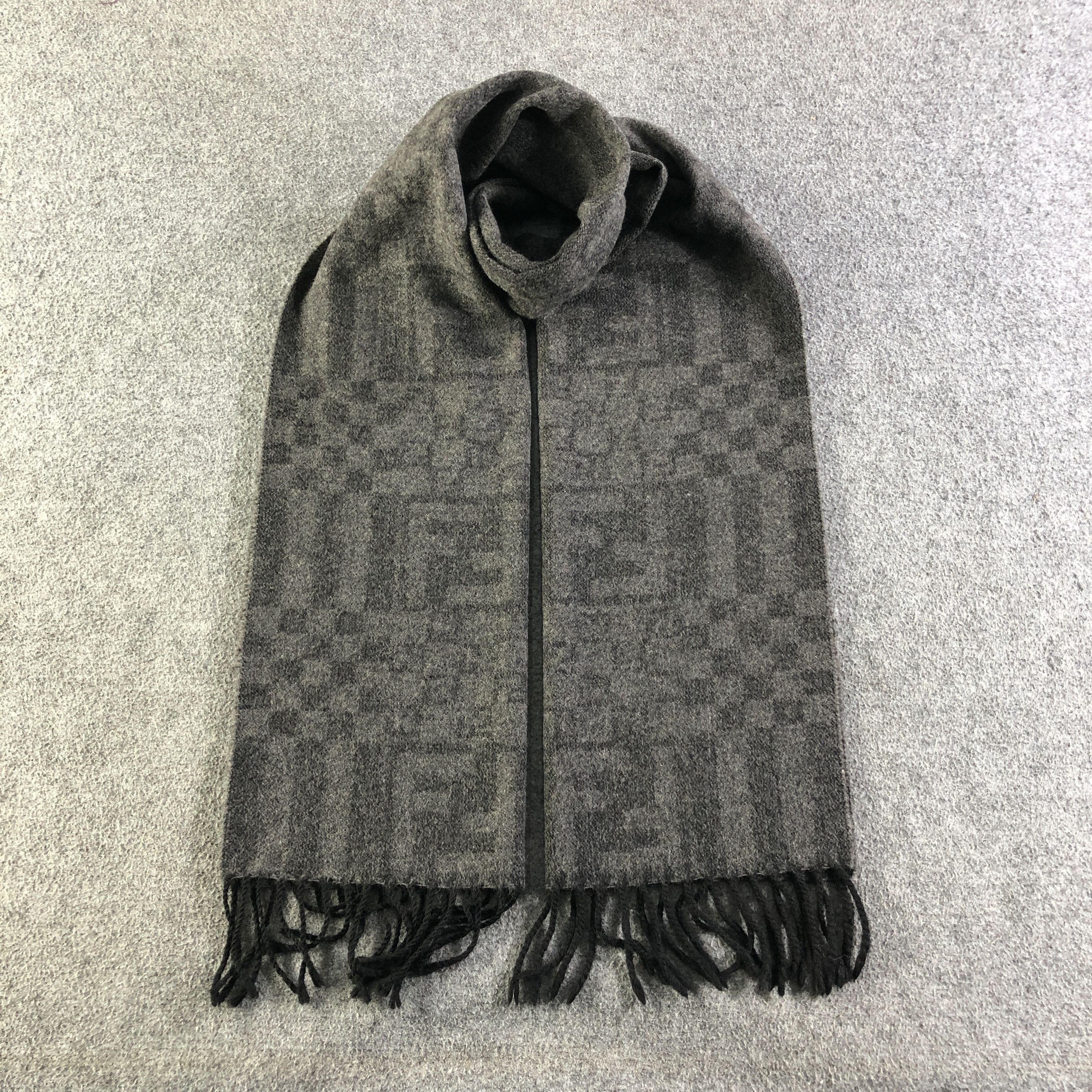 Fendi Fendi Wool Scarf Muffler V2639 Size ONE SIZE - 1 Thumbnail