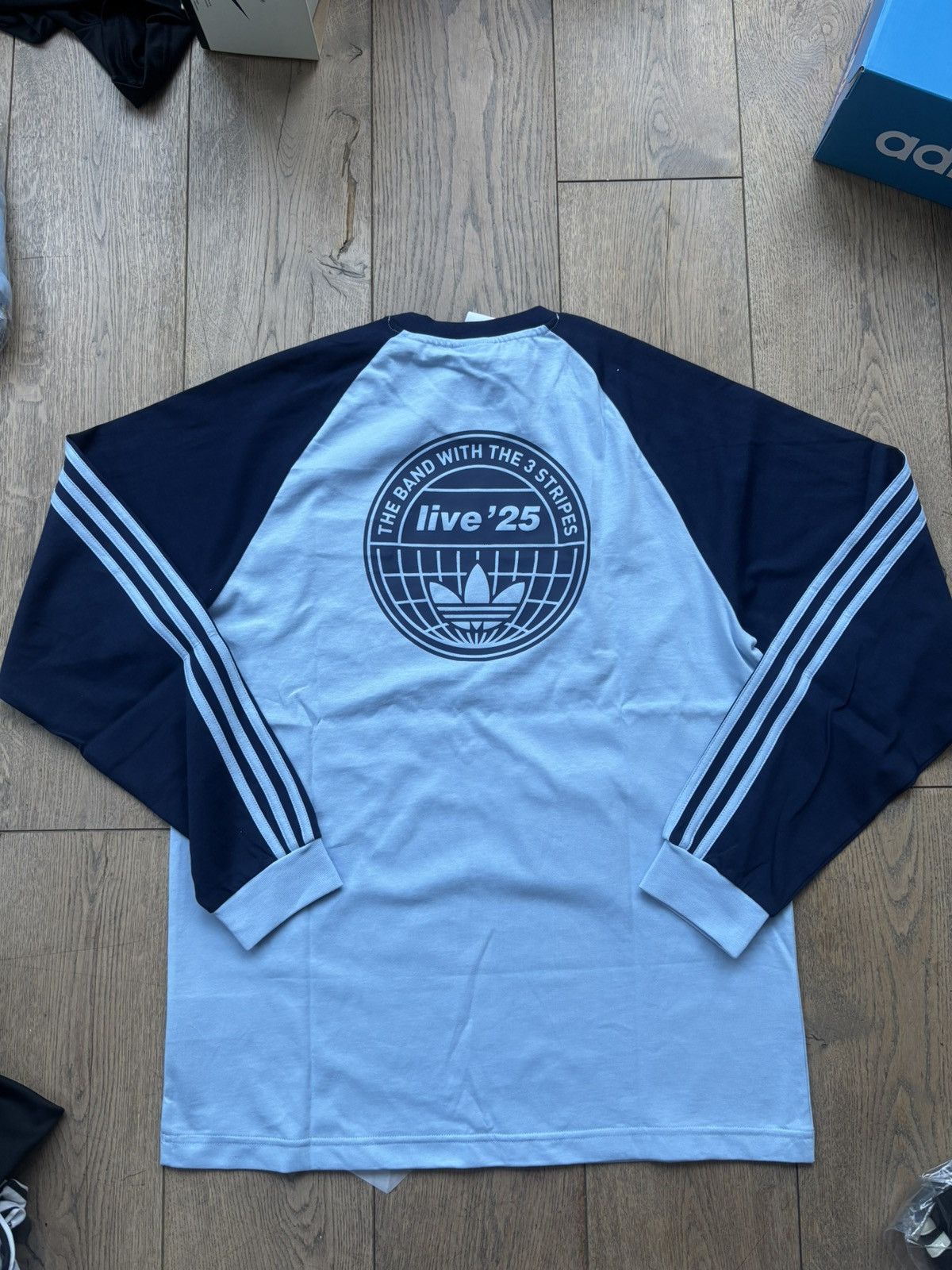 Adidas Adidas Oasis Tour Long Sleeve Tee T-shirt blue Large BNWT Size US L / EU 52-54 / 3 - 4 Thumbnail