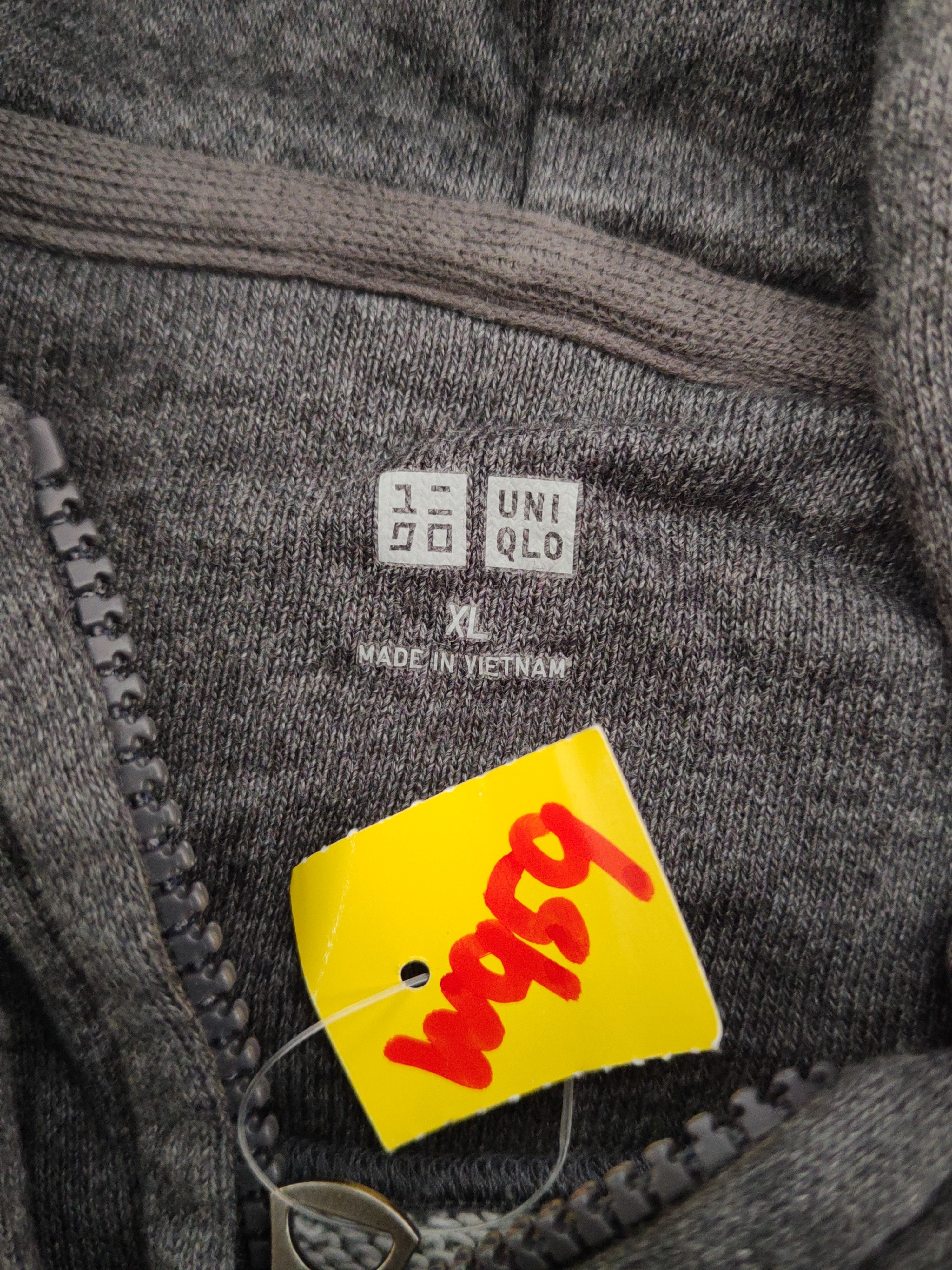 Japanese Brand × Vintage Uniqlo japan vintage Black Hoodie Sweaters #W959 Size US L / EU 52-54 / 3 - 12 Thumbnail