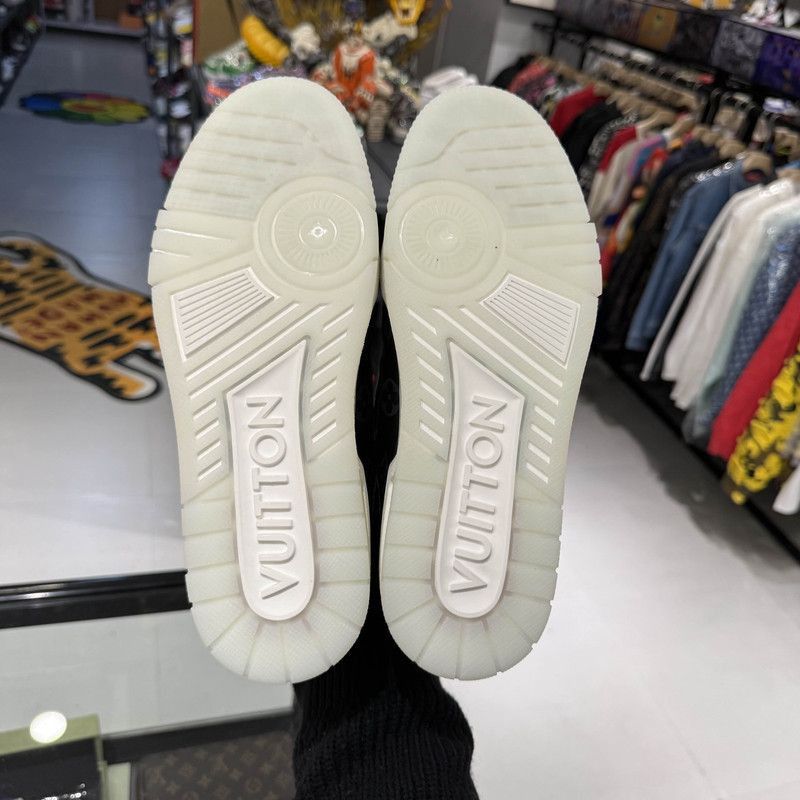 Louis Vuitton Louis Vuitton Trainer Sneakers for Men -2508 Size US 8 / EU 41 - 4 Thumbnail