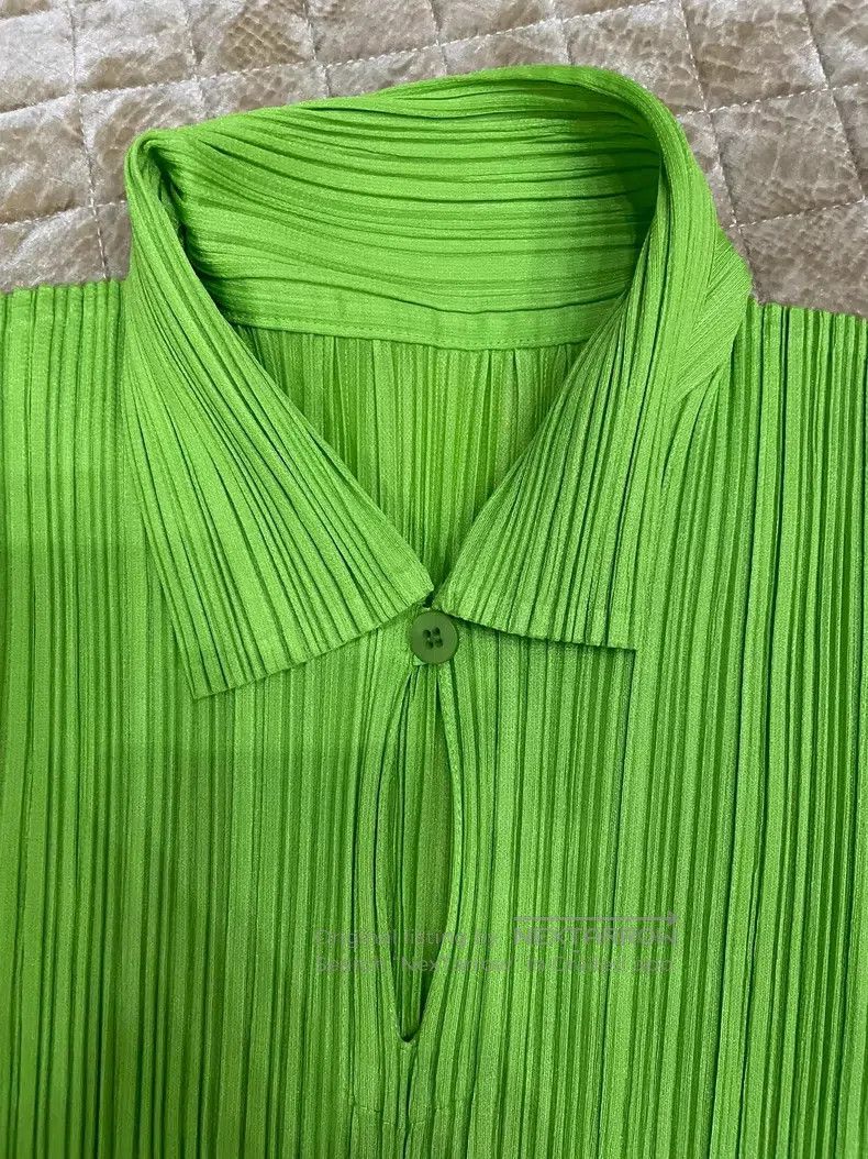 Issey Miyake Issey Miyake Chinese Frog Closure Fruit Green Short Sleeve Size L / US 10 / IT 46 - 2 Thumbnail