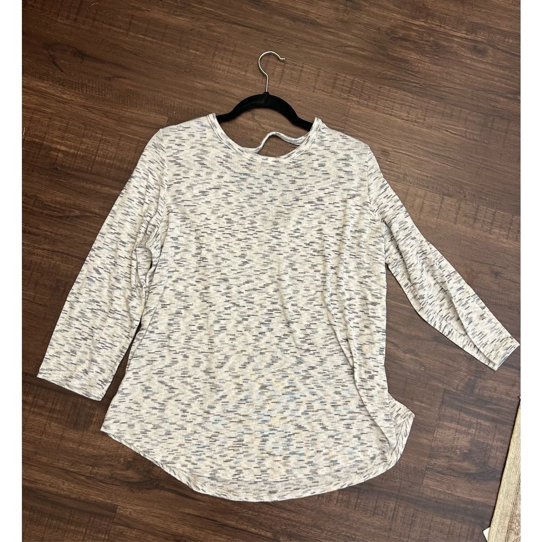 Loft LOFT Grey Sweatshirt Low Back Long Sleeves Light Stretchy Co Size XL / US 12-14 / IT 48-50 - 1 Thumbnail