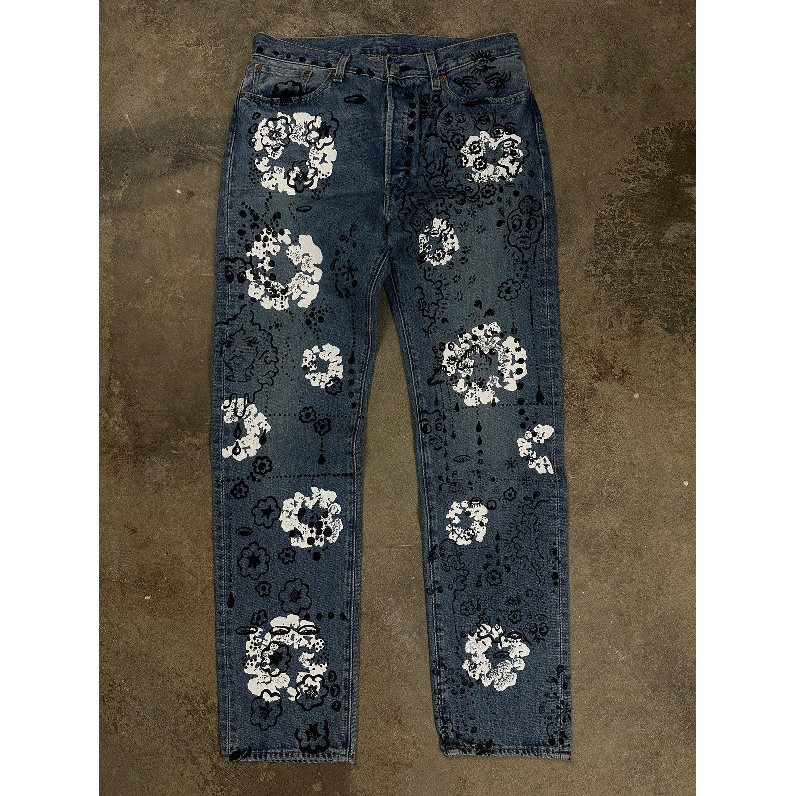 DENIM TEARS Irak Denim Tears Jeans Light Wash 34 Used Size US 34 / EU 50 - 1 Thumbnail