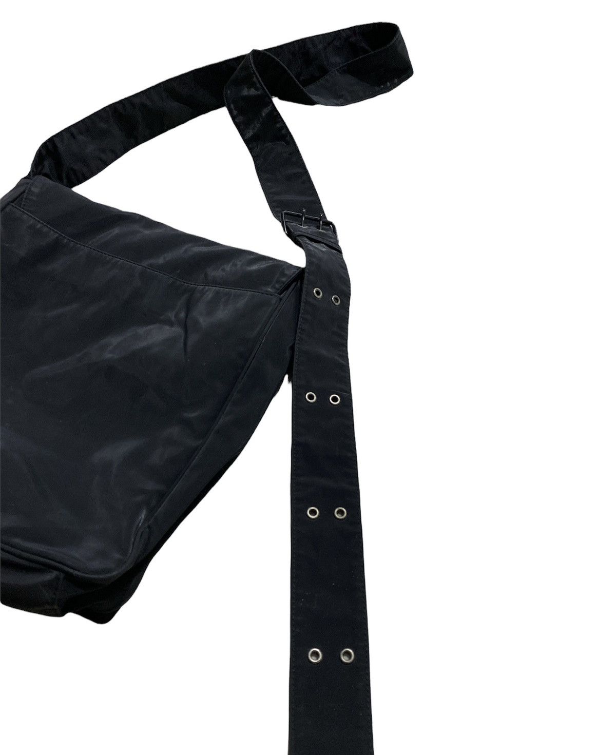 Jean Paul Gaultier Jean Paul Gualtier Iconic dragon Embosses Sling bag Size ONE SIZE - 8 Thumbnail