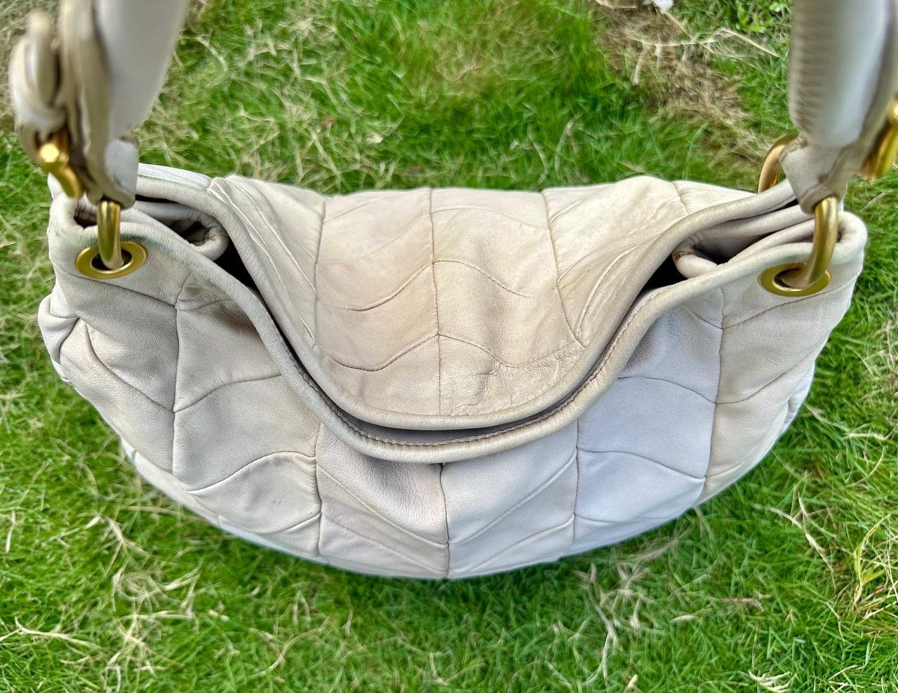 Miu Miu Authentic Miu Miu Quilted Chevron Leather Hobo Bag Size ONE SIZE - 7 Thumbnail