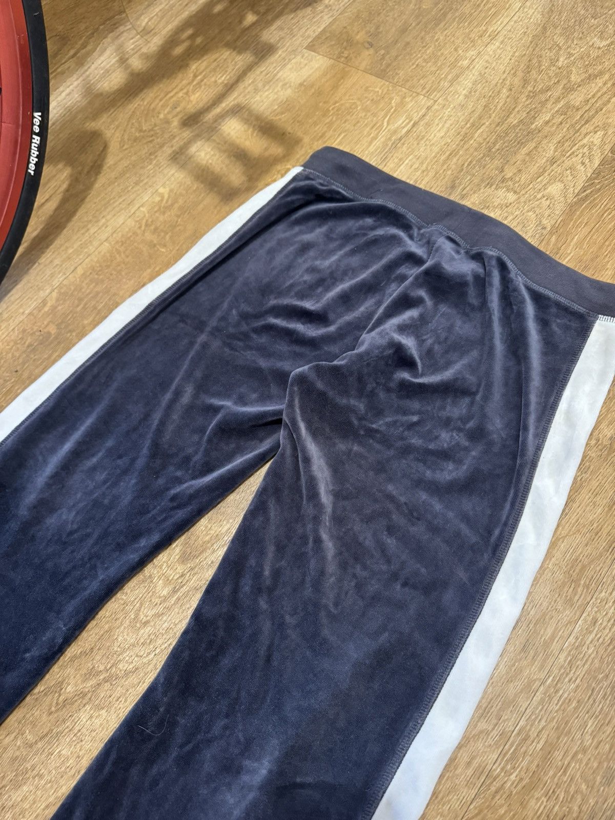 Vintage VINTAGE JUICY COUTURE VELOUR TRACKSUIT Size L / US 10 / IT 46 - 9 Thumbnail