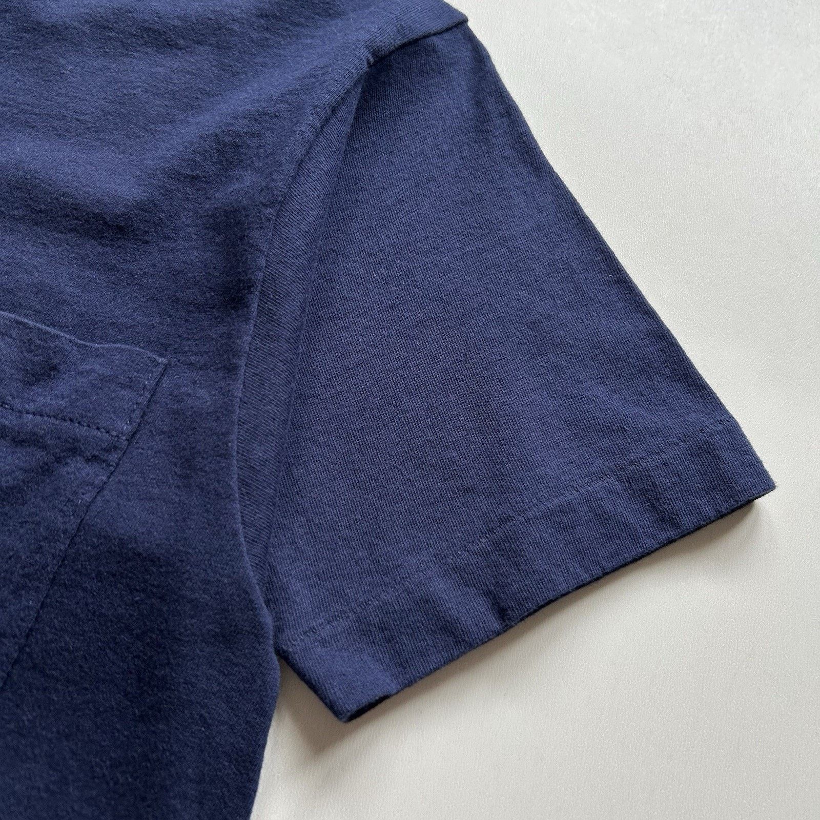 Vintage Vintage 90s Sun Faded Navy Blue Pocket T Shirt Small Rare Size US S / EU 44-46 / 1 - 3 Thumbnail