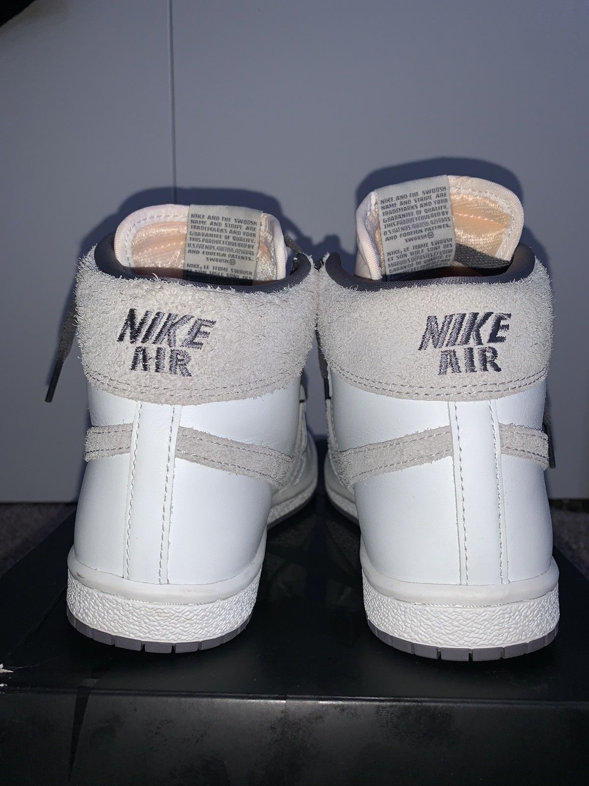 Jordan Brand Jordan Air Ship PE SP Summit White/Gunsmoke Size US 5 / EU 37 - 4 Thumbnail