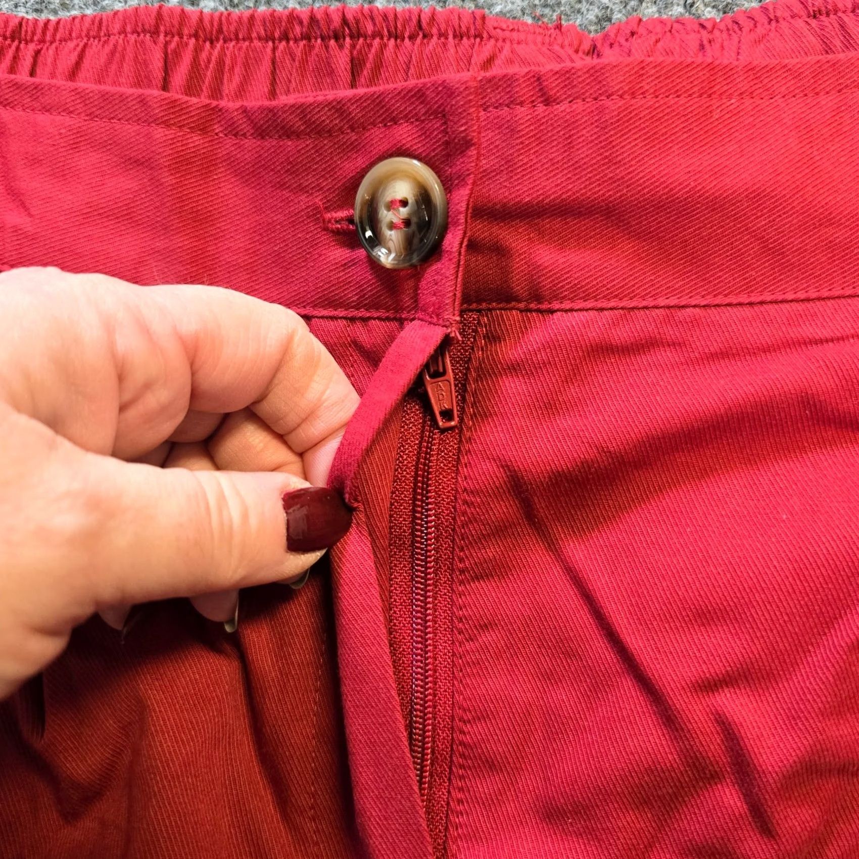 Vintage Halara Pants Women Large Red Mid Rise Casual Cotton Joggers Pockets Crop Tapered Inseam 25in Twist: High Rise? (adjusted by data) Size 36" / US 14 / IT 50 - 4 Thumbnail