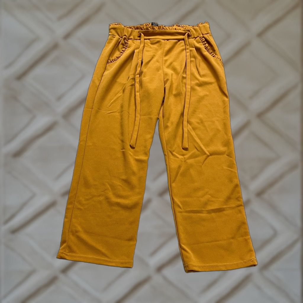Vintage SOHO Paperbag Pants Womens Medium Mustard Belted Elastic Waist Trouser Size M Knit Polyester Spandex Solid Yellow Size 32" / US 10 / IT 46 - 1 Thumbnail