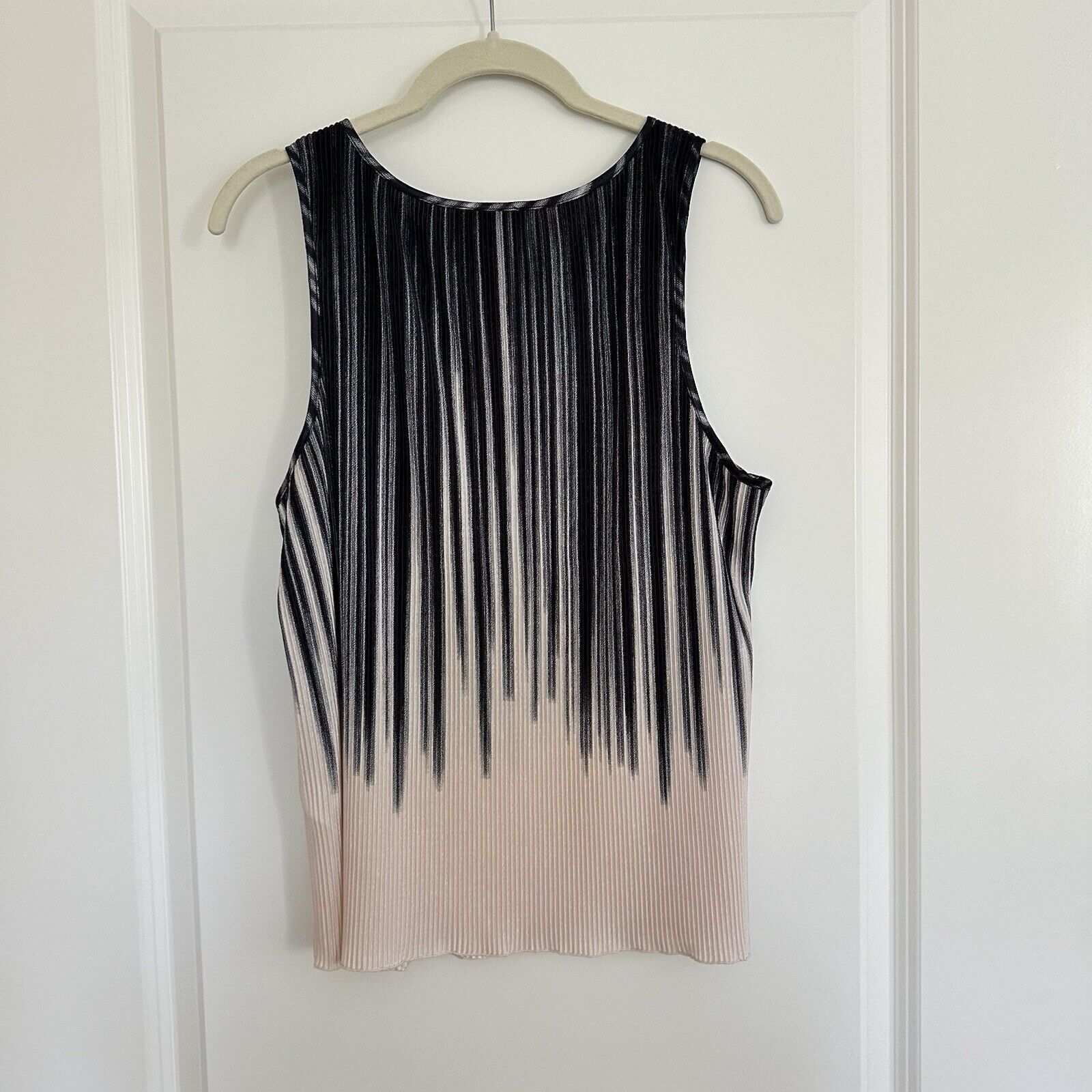 DKNY DKNY Ombre Crepe Pleated Top Black Creamy Blush Size US 6 Size M / US 6-8 / IT 42-44 - 4 Thumbnail
