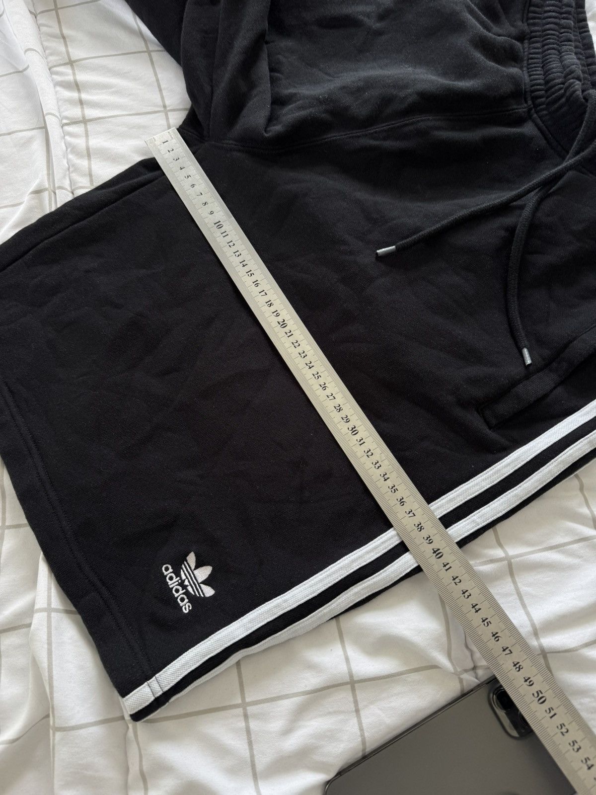 Adidas Adidas Baggy Shorts Balenciaga Style Cotton M/L size Japan Size US 34 / EU 50 - 24 Thumbnail
