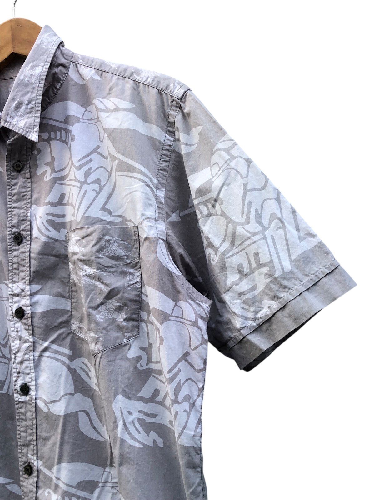 Burberry Burberry Black Label Fullprint Logo Button Ups Size US M / EU 48-50 / 2 - 5 Thumbnail