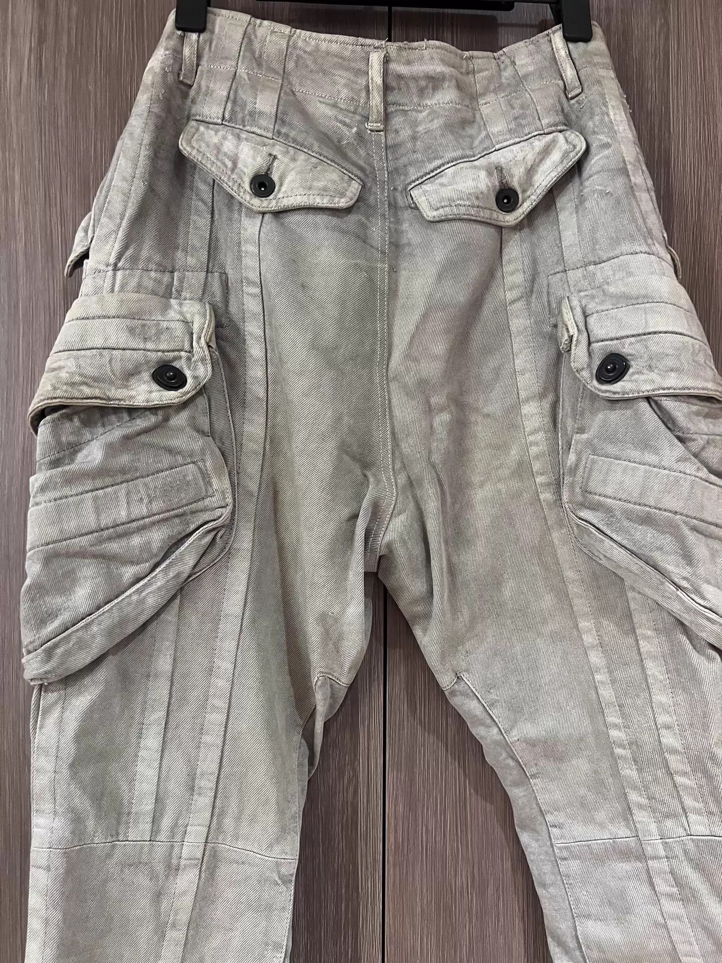 Julius Julius 7 Dirty Gray Distressed Denim Cargo Pants 8-inch 1 Size US 27 - 6 Thumbnail